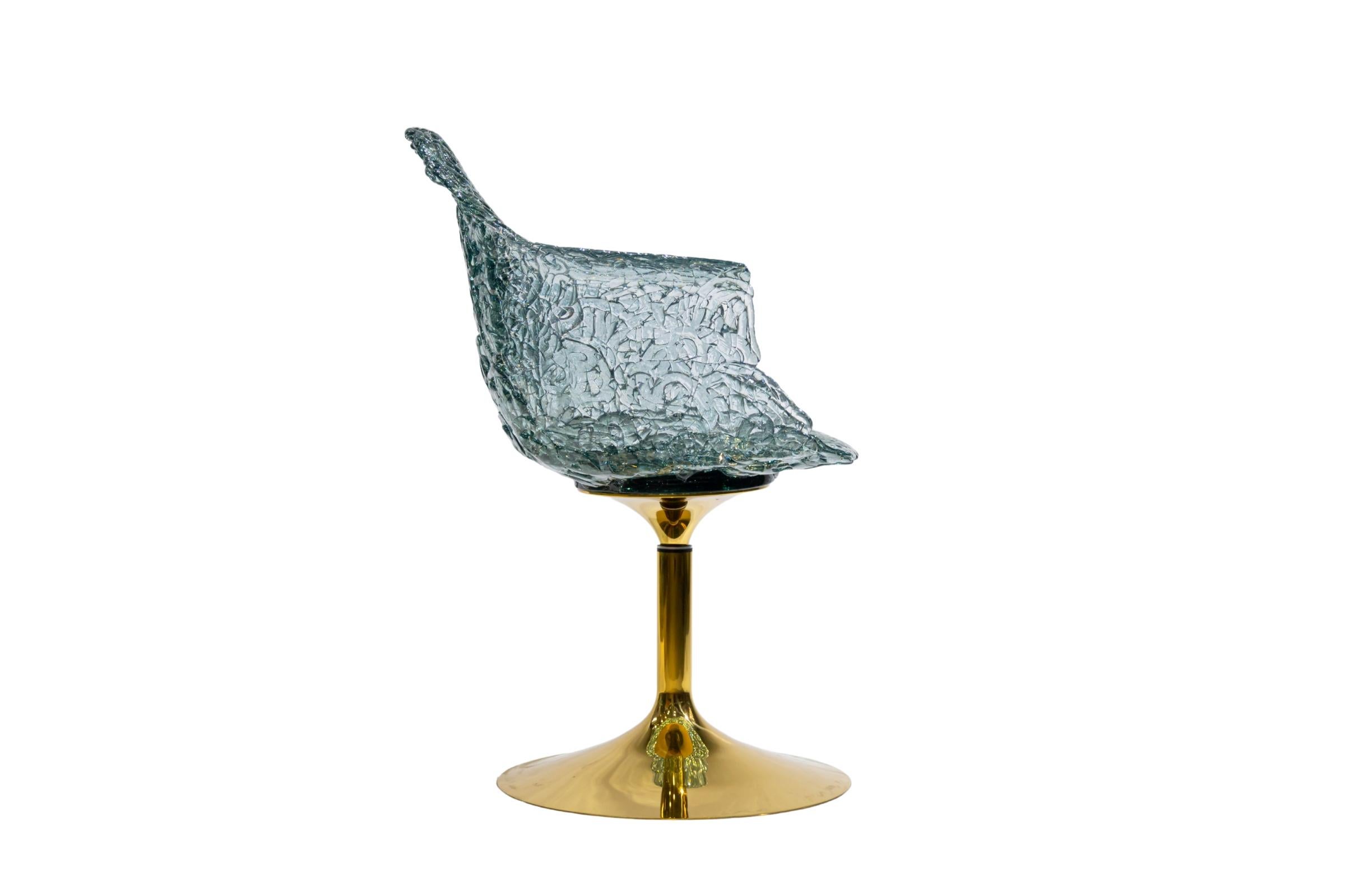 La chaise pivotante Stitch de la Collection Stitch exclusive est un chef-d'œuvre du design de mobilier moderne, alliant luxe, confort et savoir-faire artisanal en une seule pièce époustouflante. Conçue pour se démarquer, cette chaise pivotante