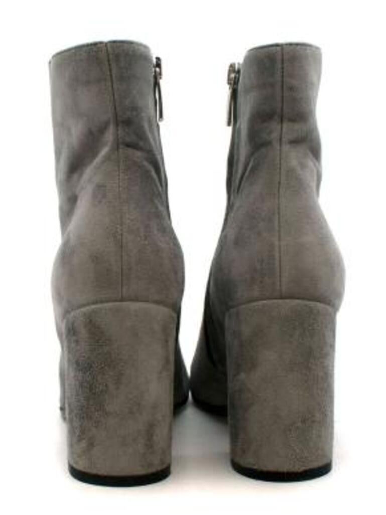Grey Suede Heeled Ankle Boots In Good Condition For Sale In London, GB