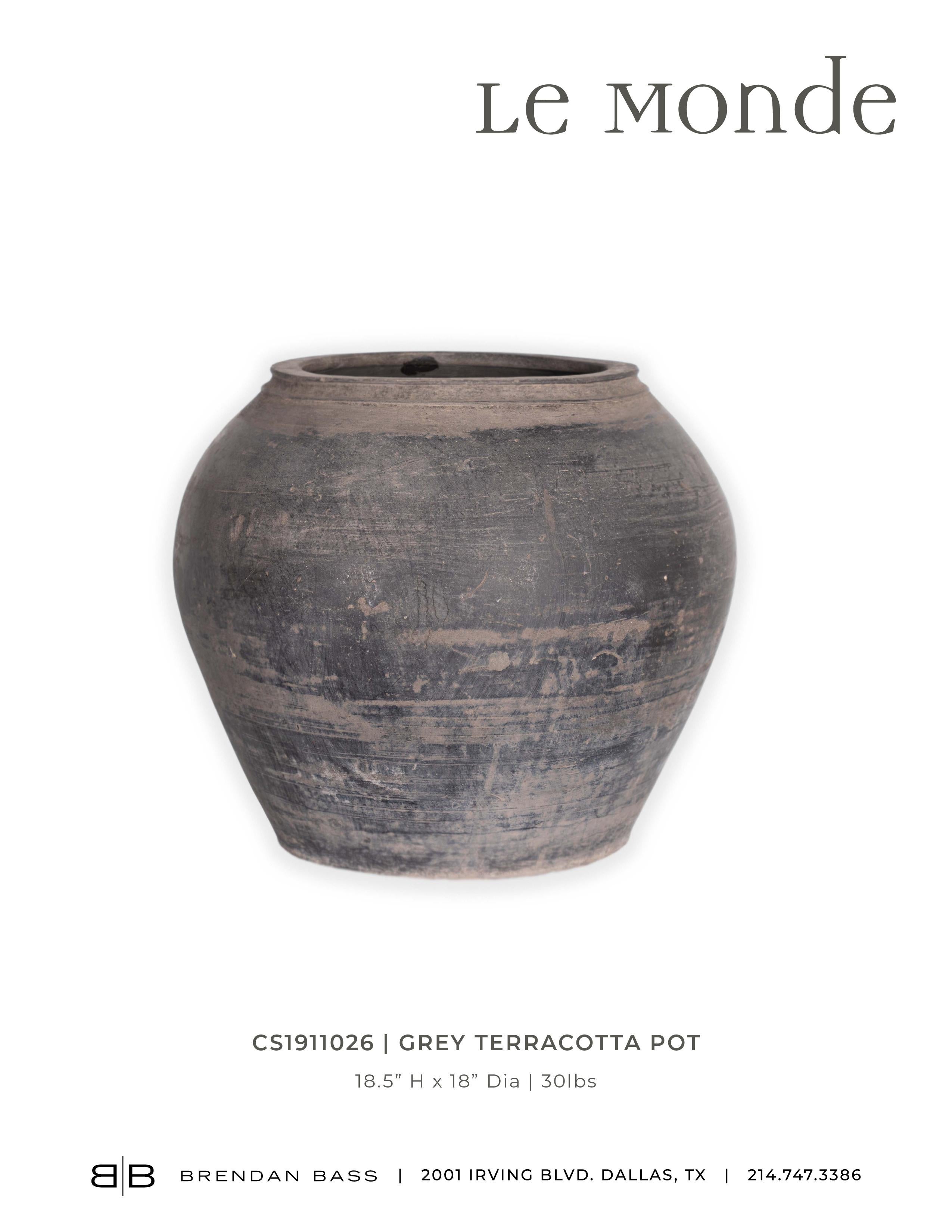 Grey Terracotta Pot In Excellent Condition In Dallas, TX