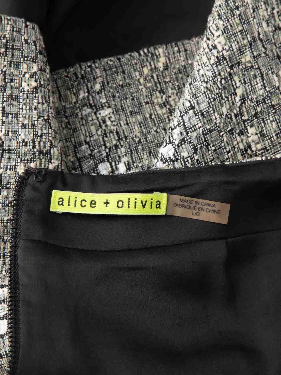 Women's Alice + Olivia Grey Textured Micro Mini Skirt Size L For Sale