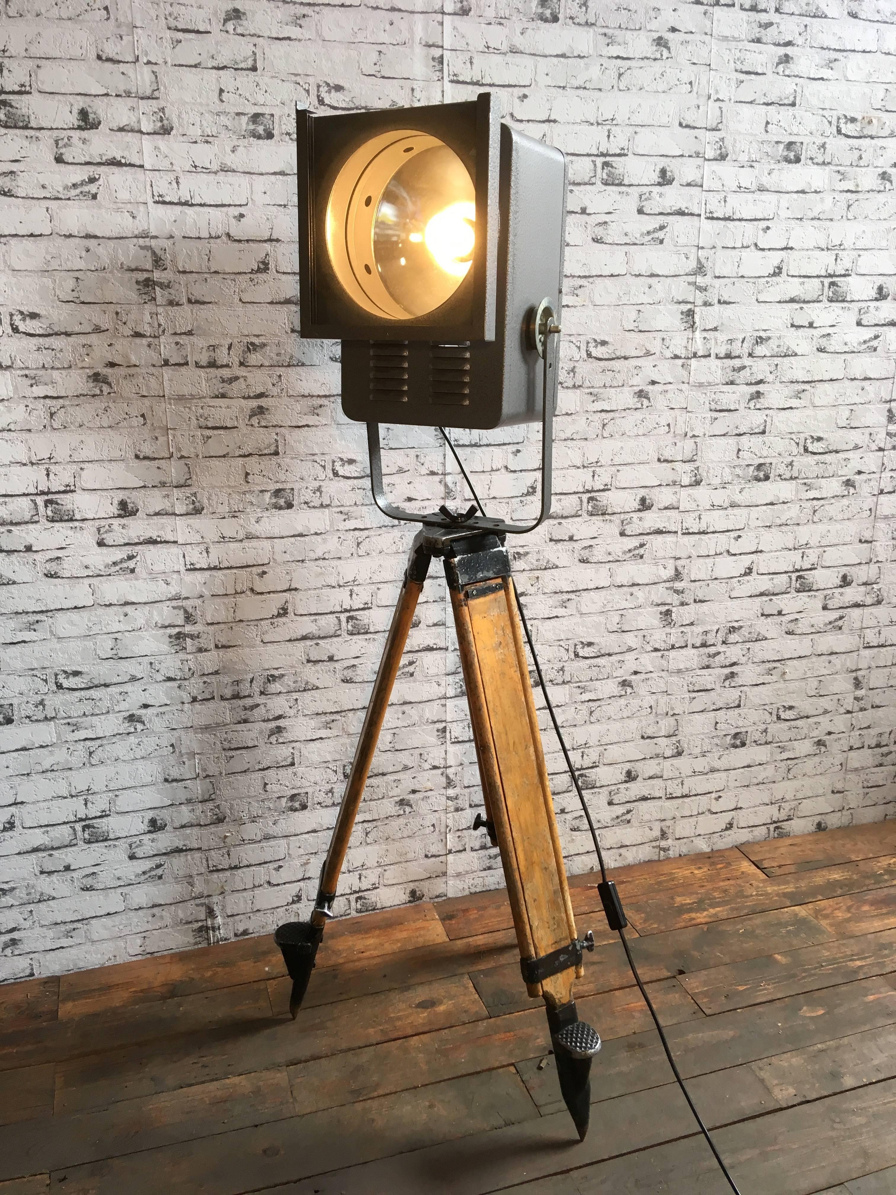 Grey Theatre Spotlight On Wooden Tripod, 1980s For Sale 4