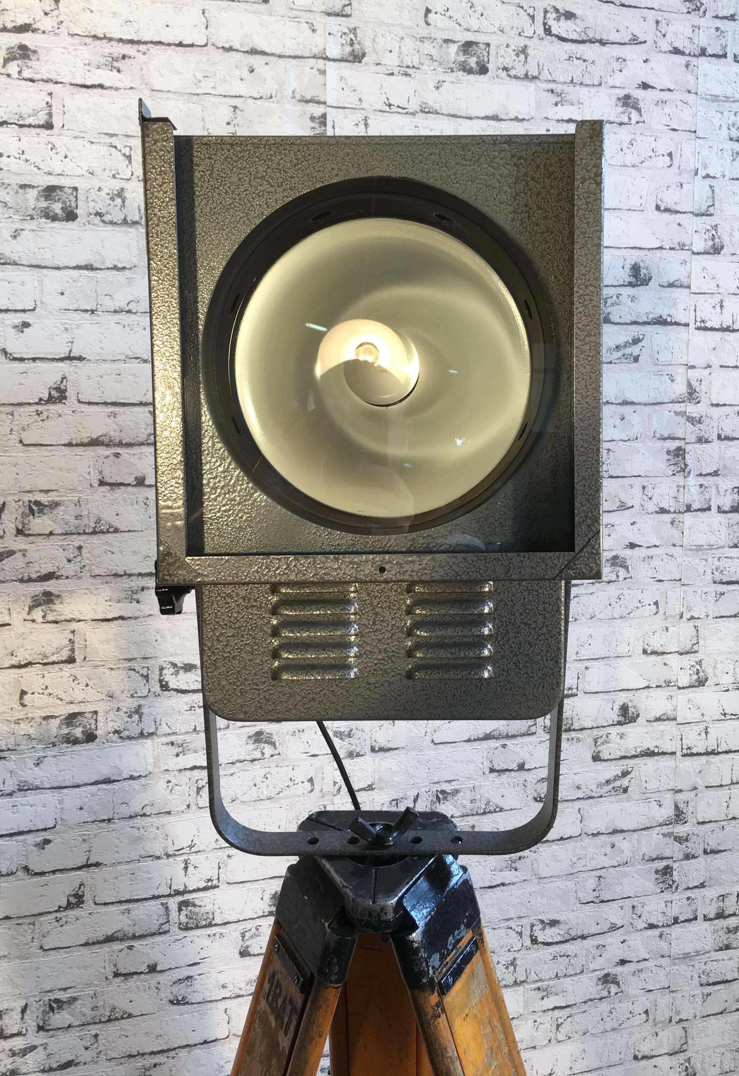 Grey Theatre Spotlight On Wooden Tripod, 1980s In Good Condition For Sale In Kojetice, CZ