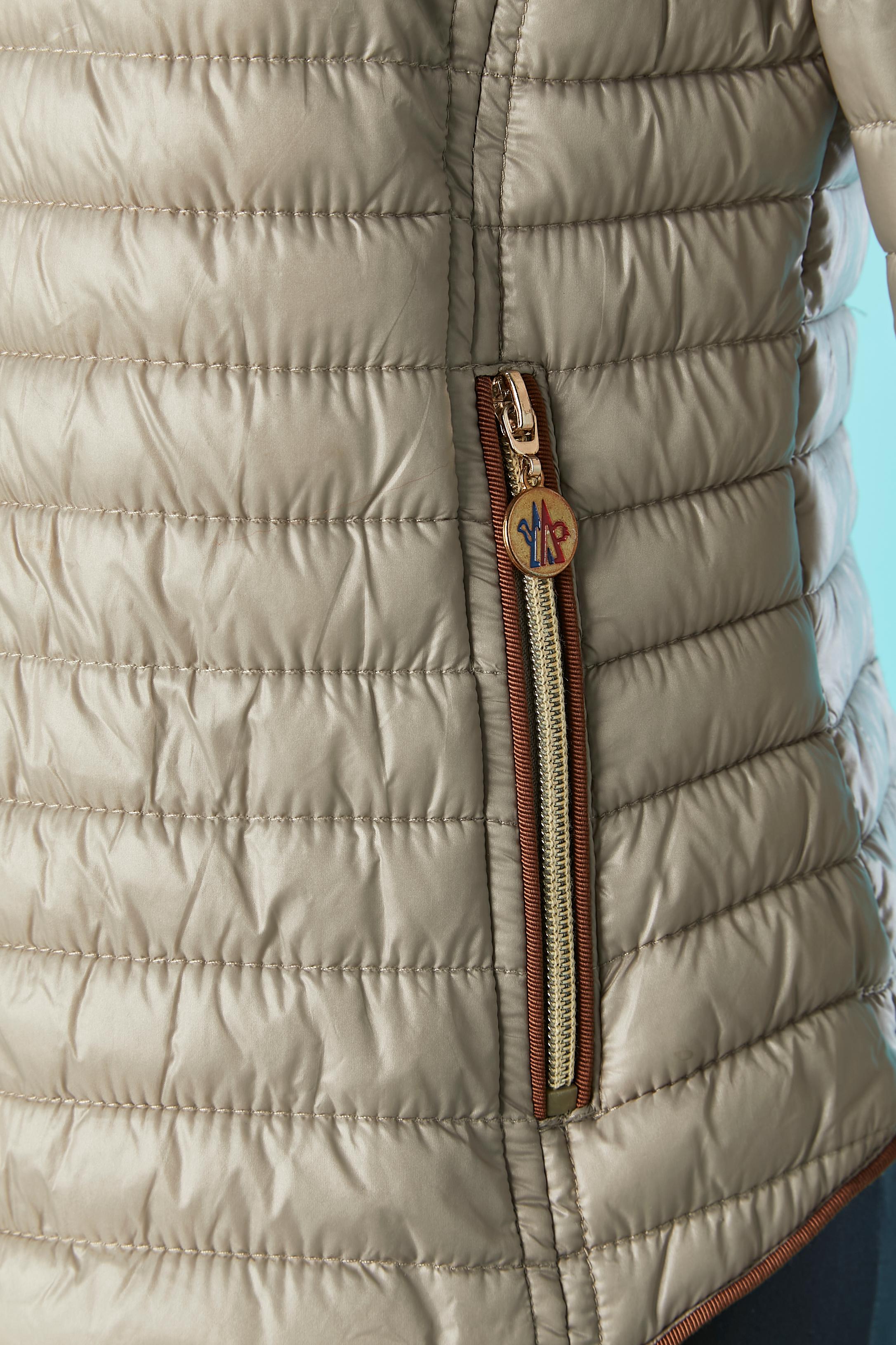 Grey thin down-jacket Moncler In Excellent Condition In Saint-Ouen-Sur-Seine, FR