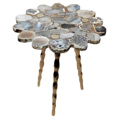 Graue Farbtöne Naturstein-Tischplatte mit drei Metallfußbeinen
