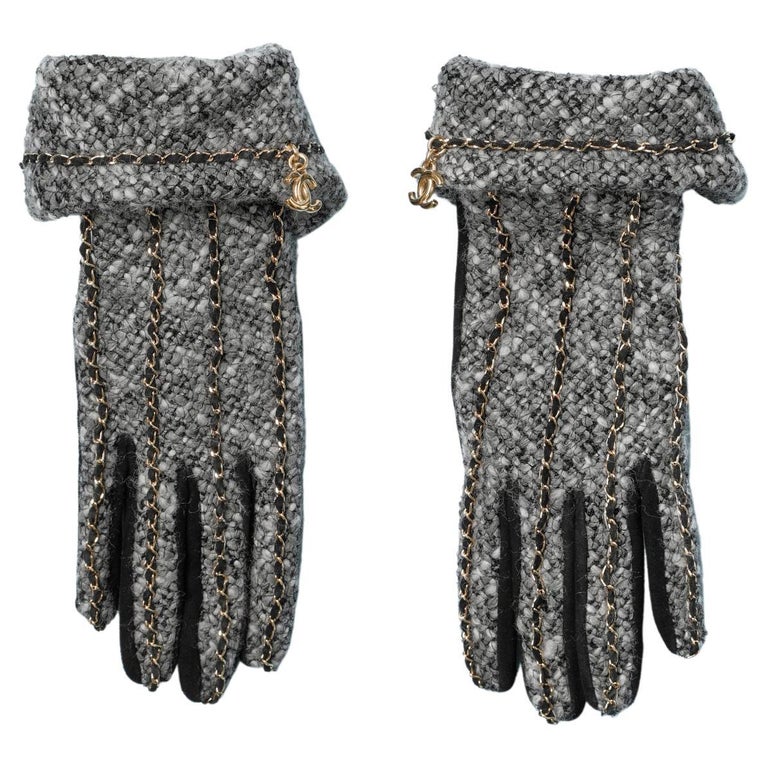 Black tweed gloves with gold metal chain and logo Chanel at 1stDibs  chanel  fur gloves, chanel gloves with fur, cashmere tweed & gold-tone metal fuchsia