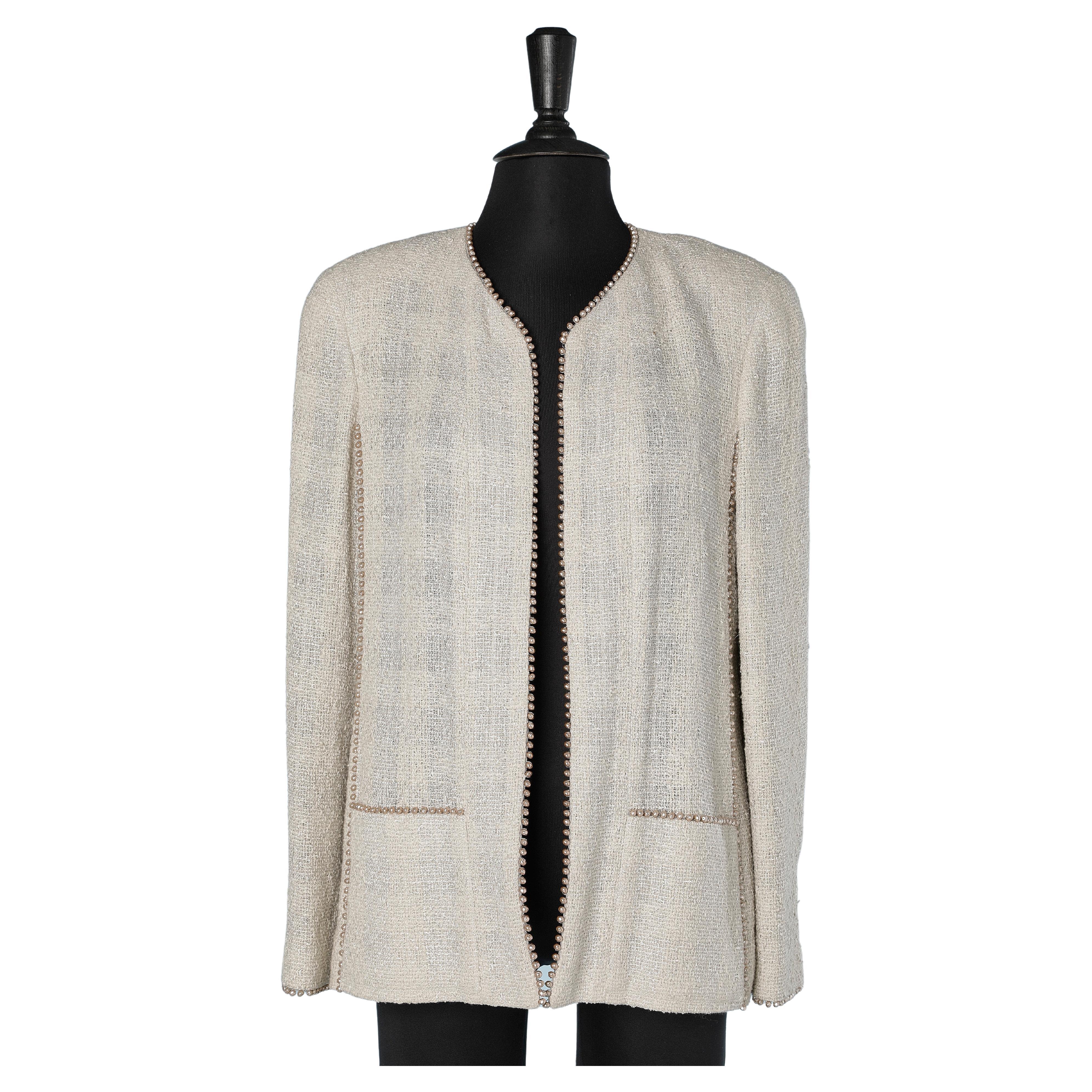 Graue Tweed-Jacke aus grauem Tweed mit Perlmutt-Perlen am Rand von Chanel  im Angebot