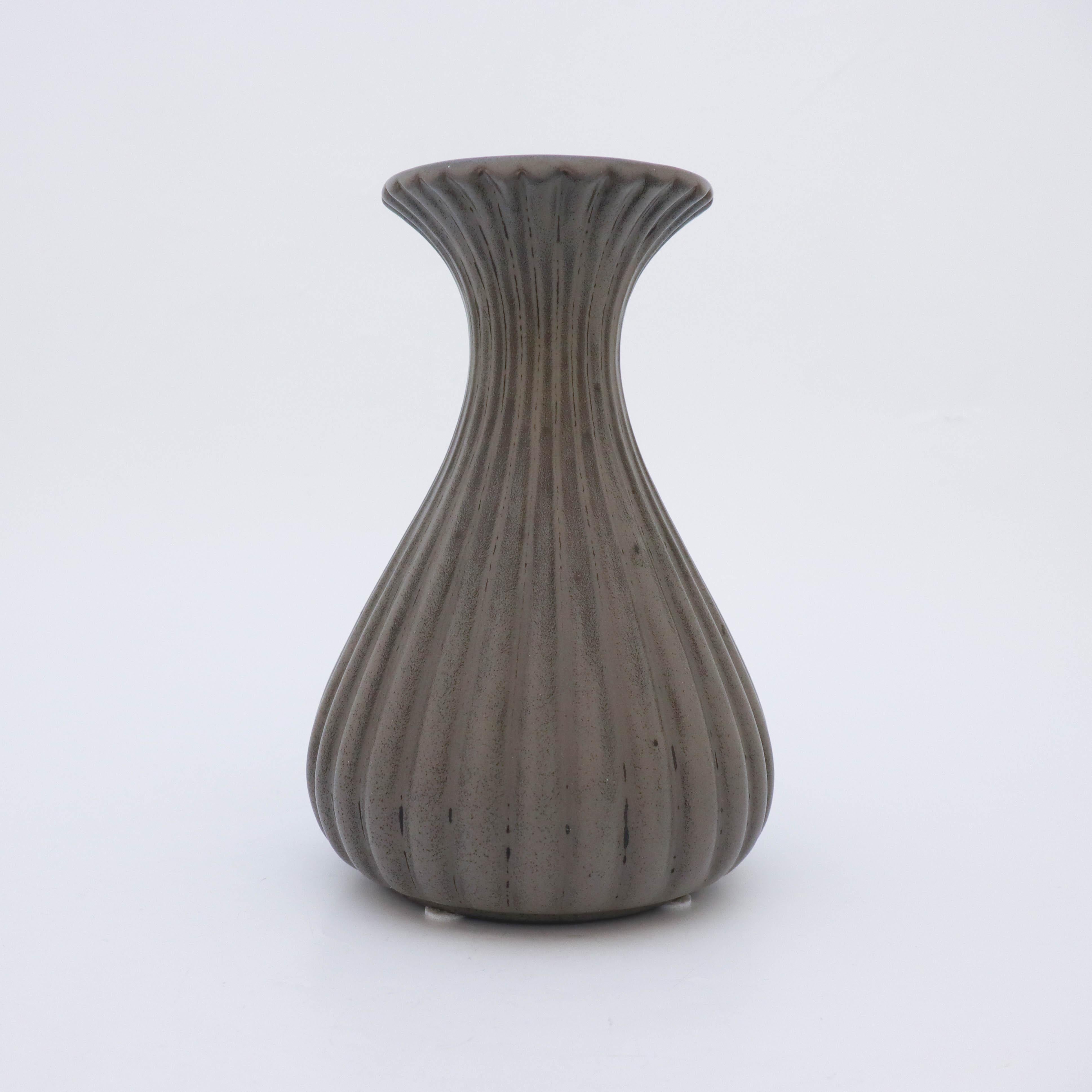 Scandinavian Modern Grey Vase Ewald Dahlskog, Art Deco, Bo Fajans, Sweden, 1930s