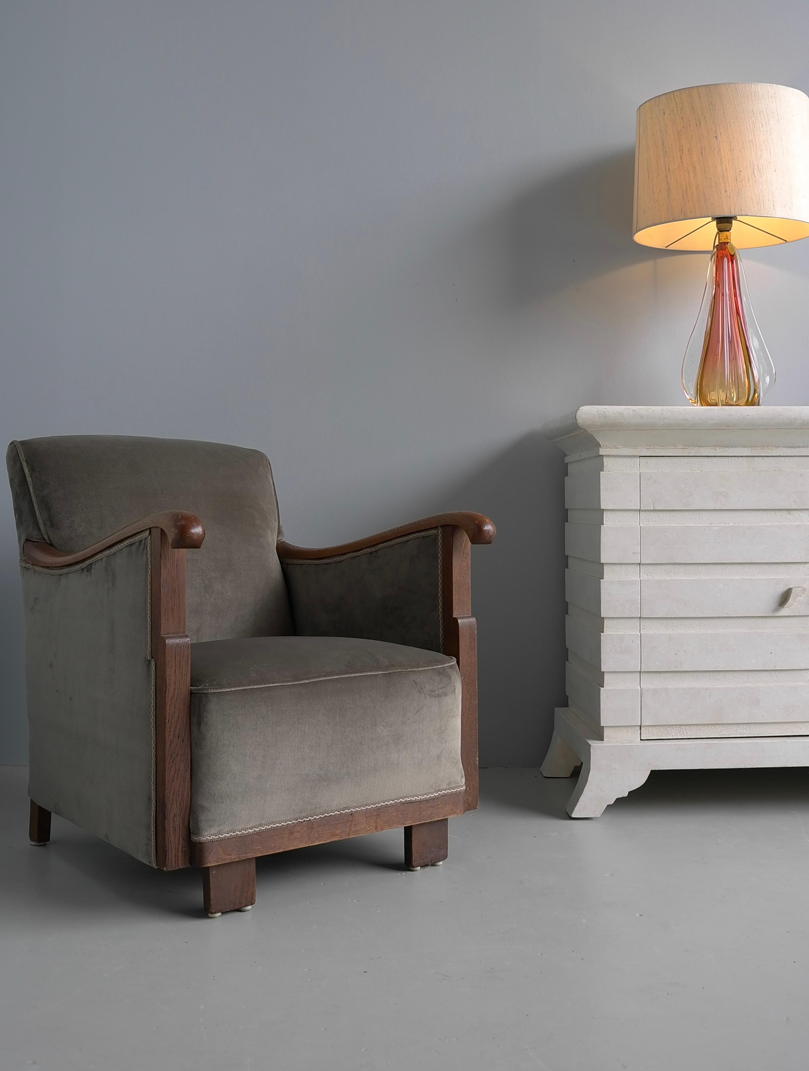 Tessuto Sedia da salotto Art Deco in velluto grigio e Oak, Paesi Bassi, anni '30 in vendita