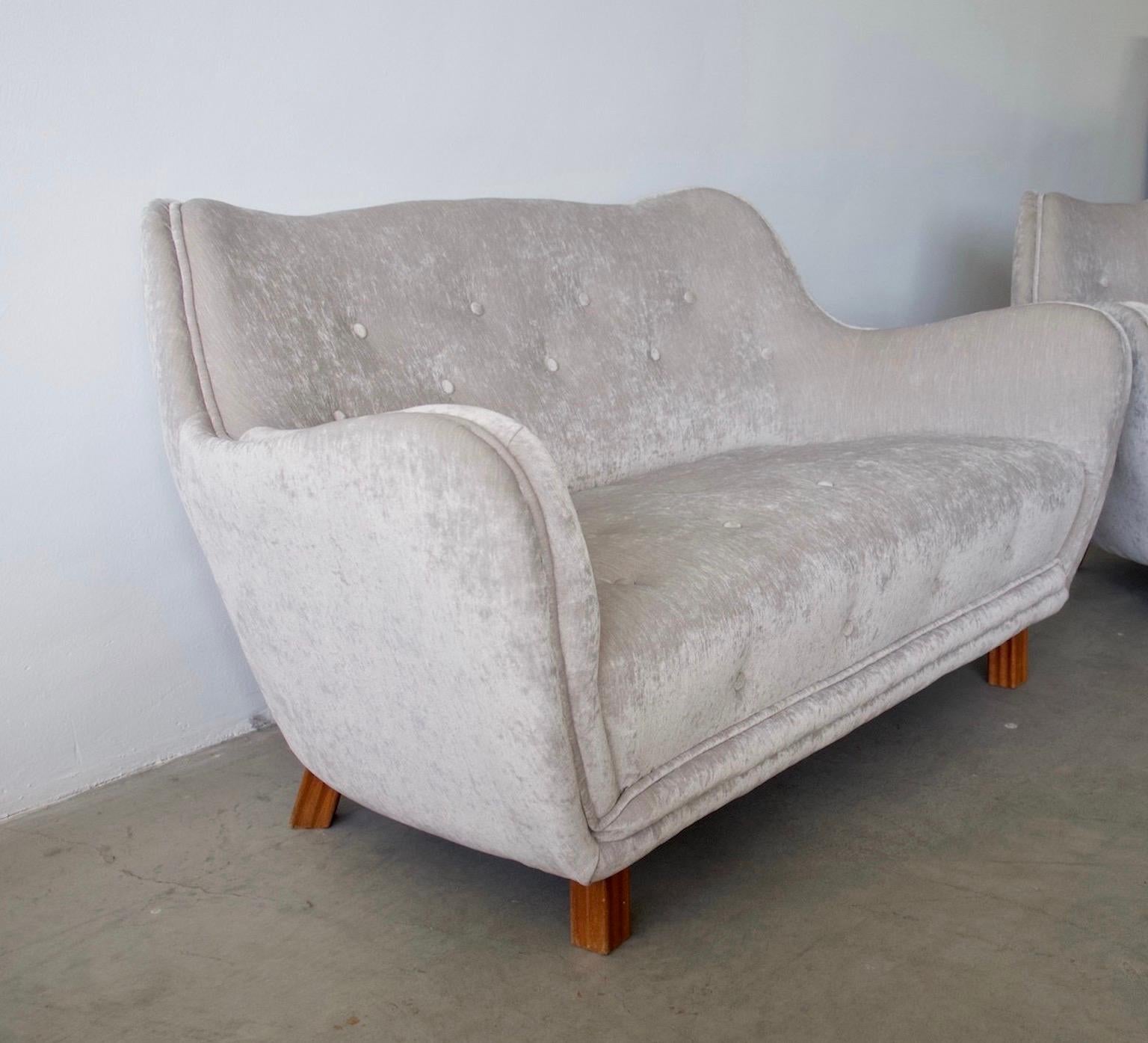 Scandinavian Modern Grey Velvet Button Tufted Sofa by Levy Carlson’s Mobelafarr For Sale
