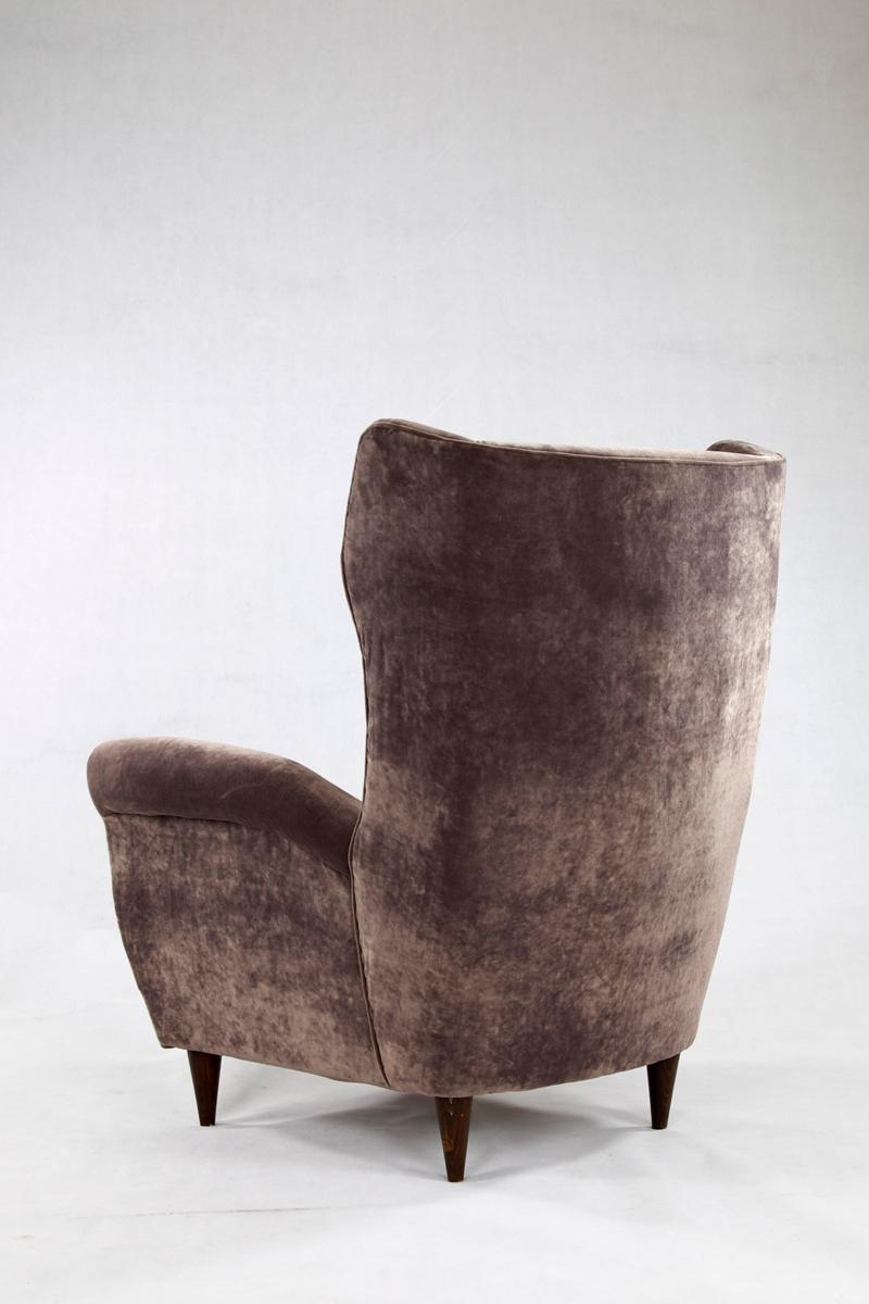 Grey Velvet Italian Armchair in the Style of Gio Ponti In Good Condition In Wolfurt, AT