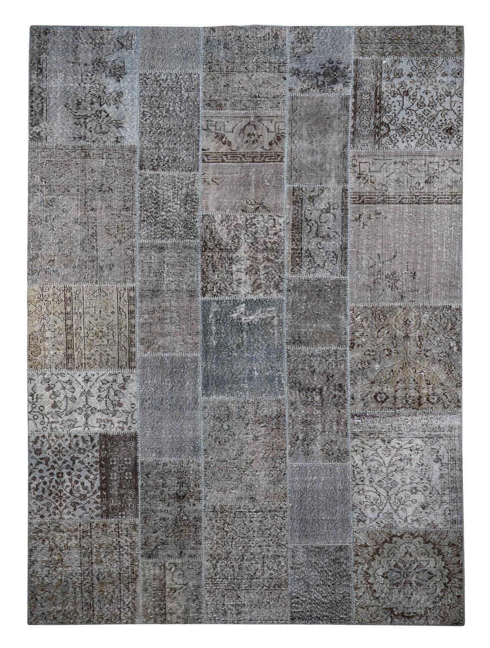Grey Vintage carpet by Massimo Copenhagen
Handknotted
Materials: 100% Wool
Dimensions: W 300 x H 400 cm
Available colors: Natural Light, natural strong, grey.
Other dimensions are available: 80x250 cm, 140x200 cm, 170x240 cm, 200x300 cm,