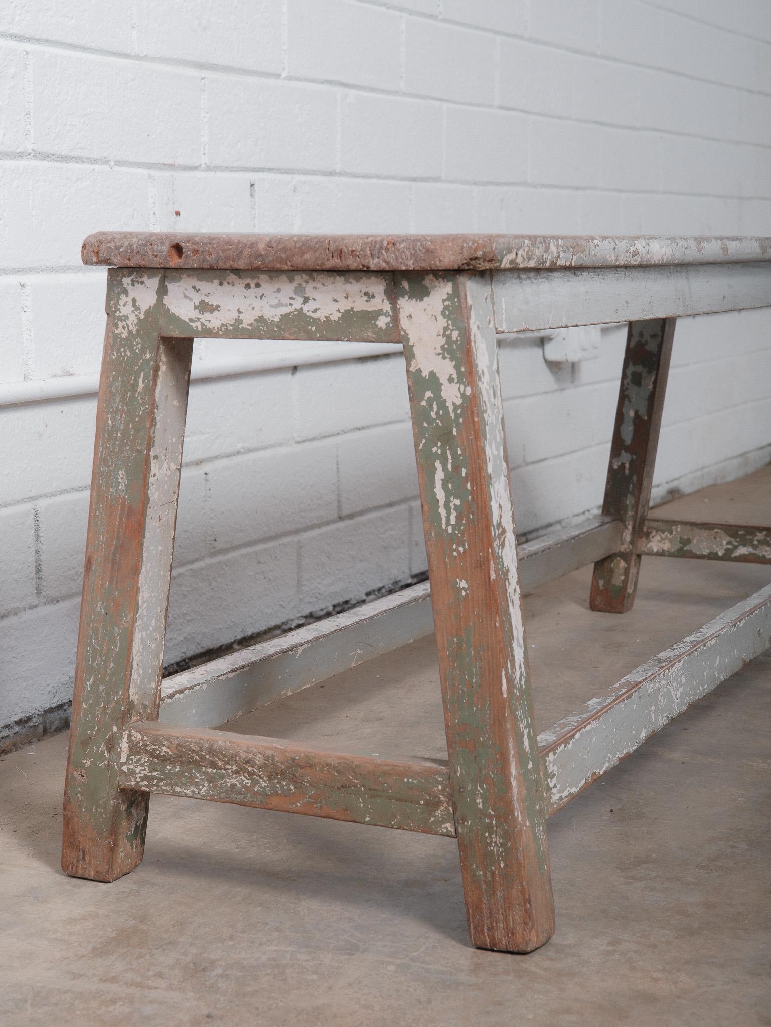 Grau Vintage Distressed Lackierte Holzbank im Angebot 4