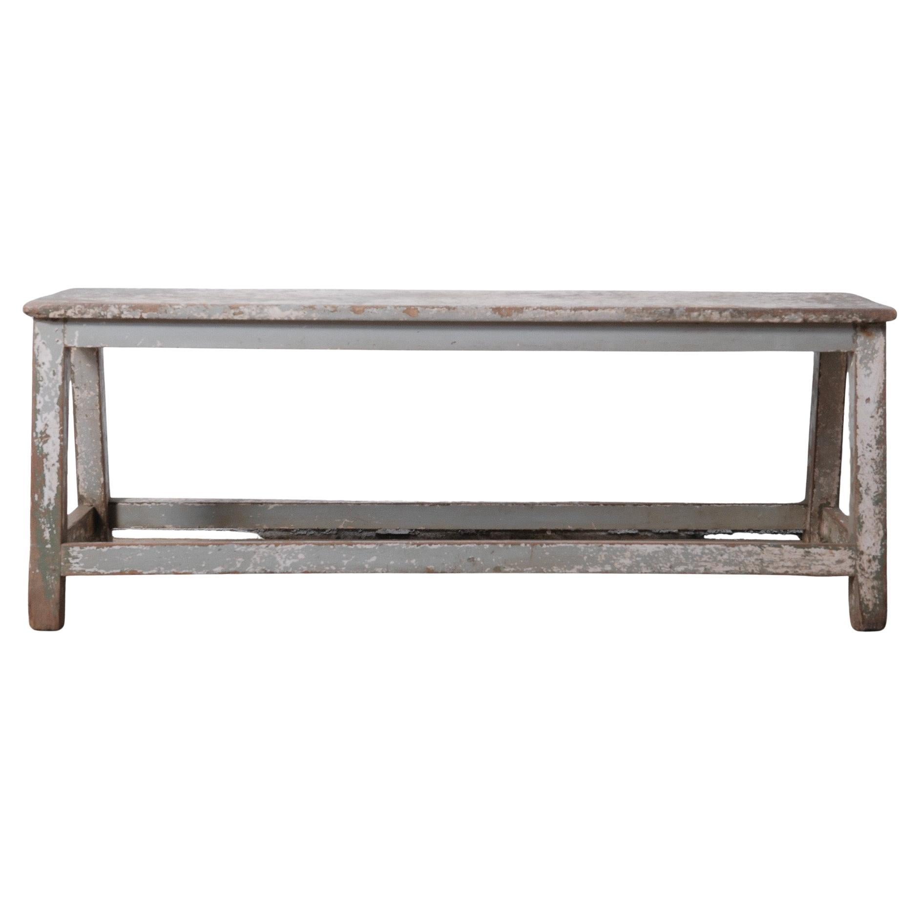 Grau Vintage Distressed Lackierte Holzbank im Angebot