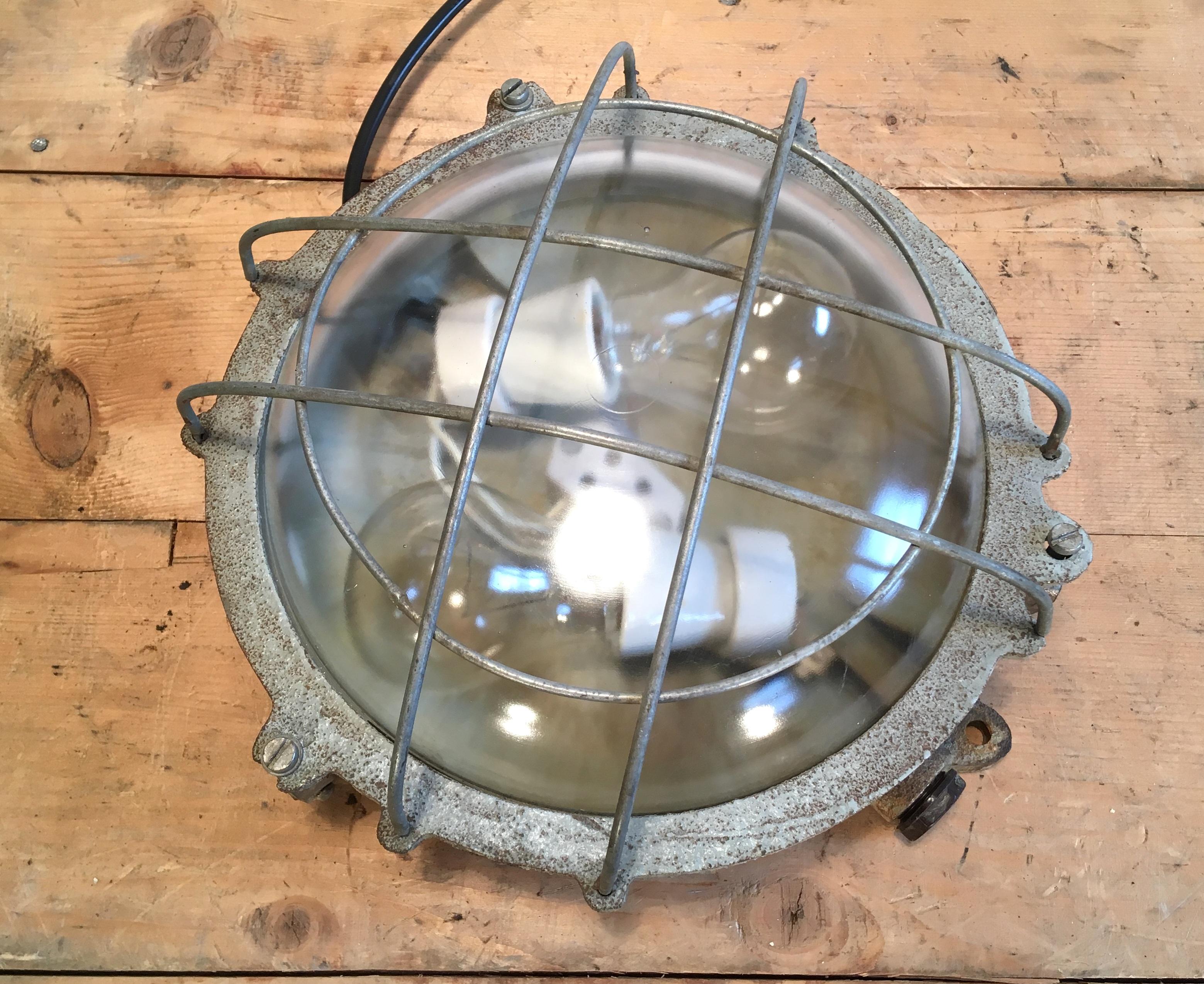 Late 20th Century Grey Vintage Industrial Cast Iron Wall Lamp, 1970s