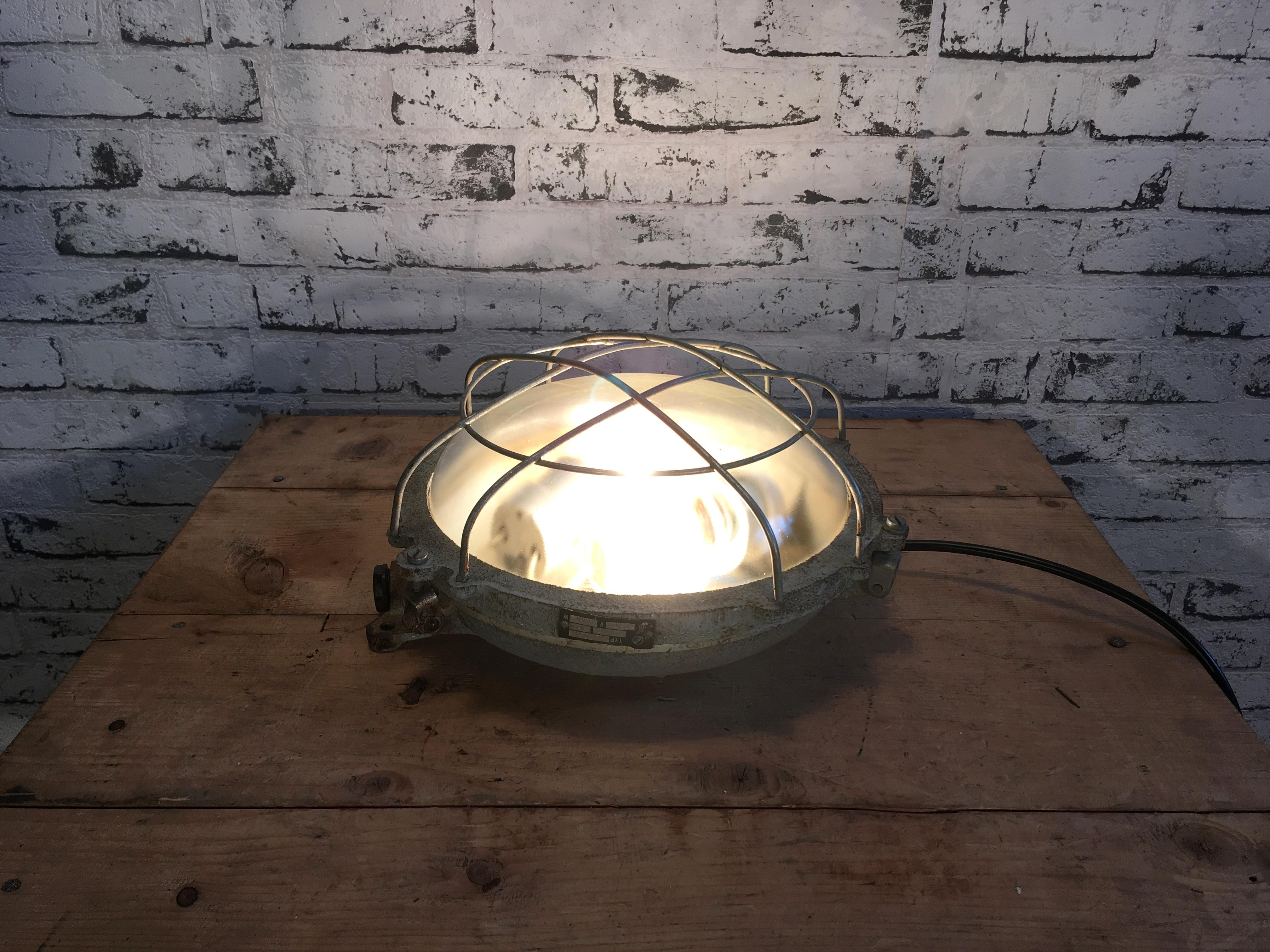 Grey Vintage Industrial Cast Iron Wall Lamp, 1970s 1