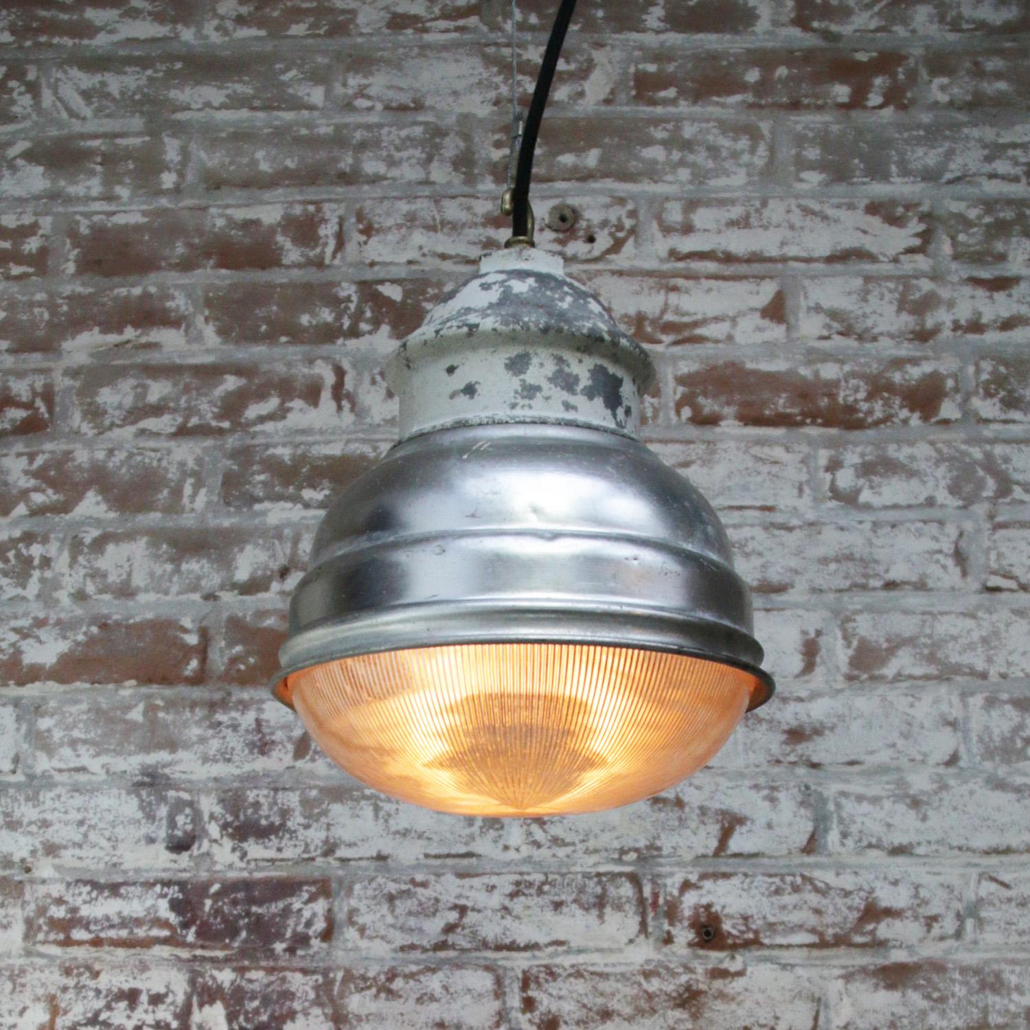 Grey Vintage Industrial Clear Striped Glass Pendant Lamp by Holophane, Paris In Good Condition In Amsterdam, NL
