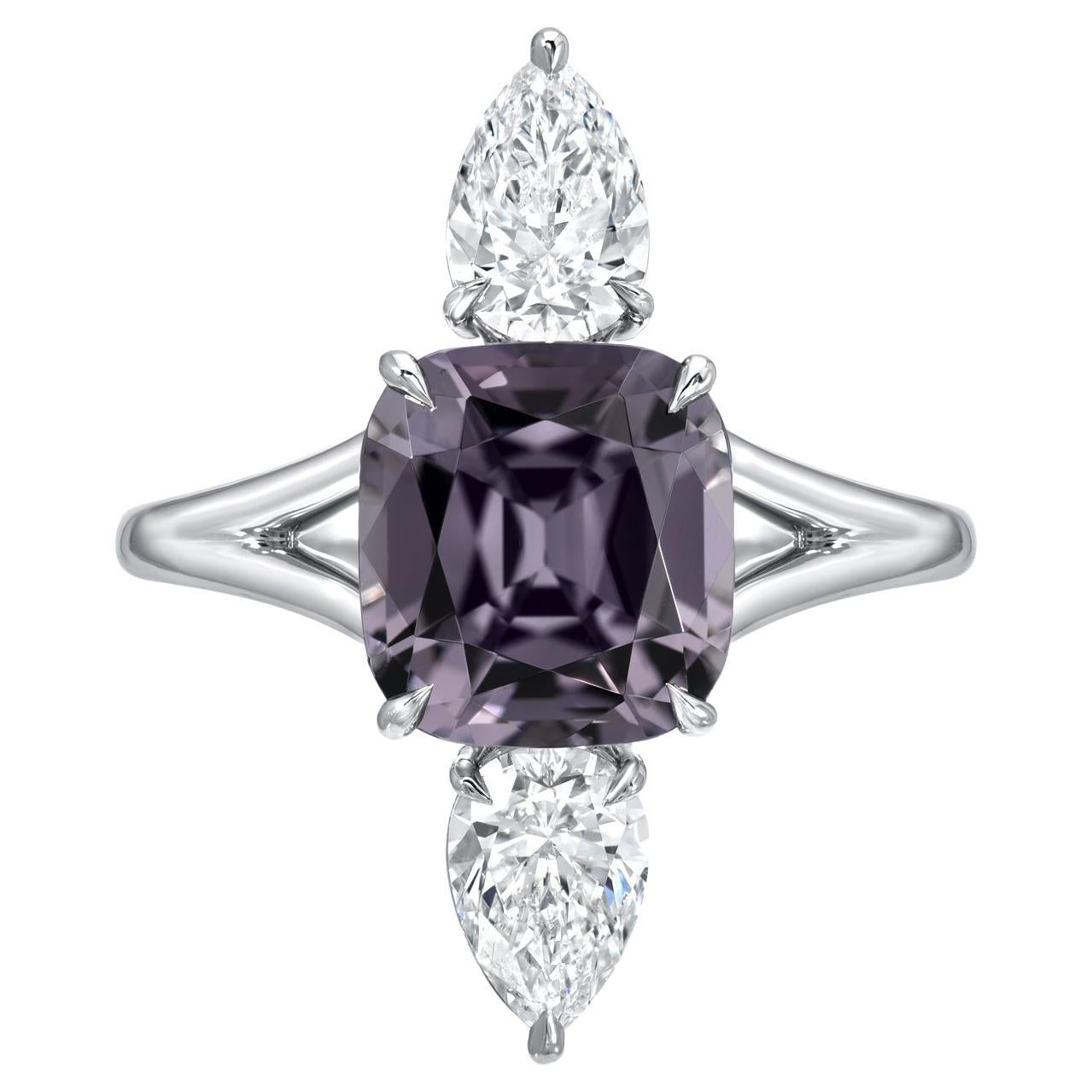 Grau Violett Spinell Ring 3,14 Karat Kissenschliff