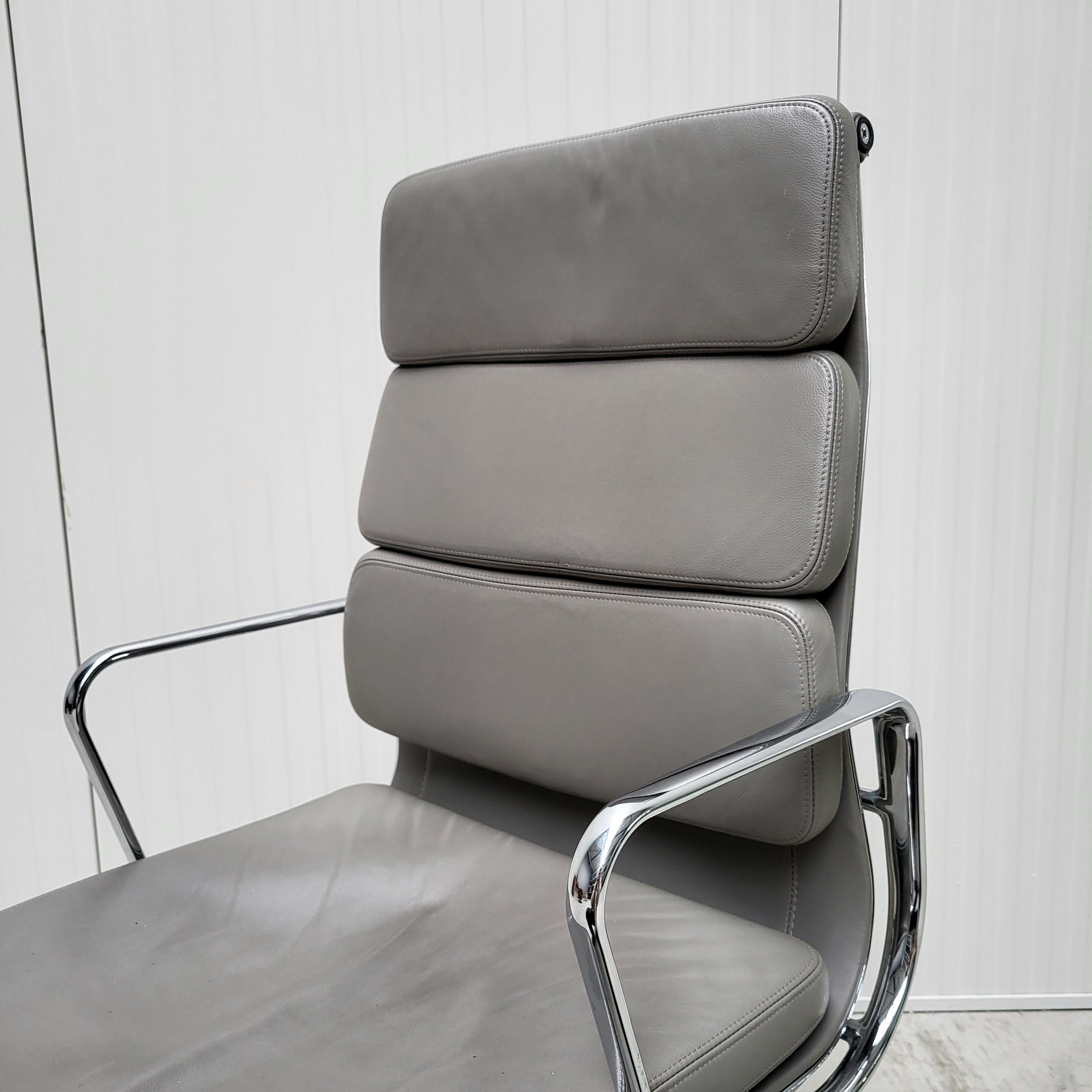 Grey Vitra EA219 Soft Pad Office Chair by Charles Eames, 2003 In Good Condition For Sale In Aachen, NW