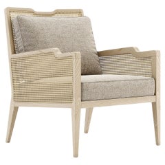 Grey Washed Oak Lounge Chair mit Rattan-Details an der Rückseite und den Armlehnen