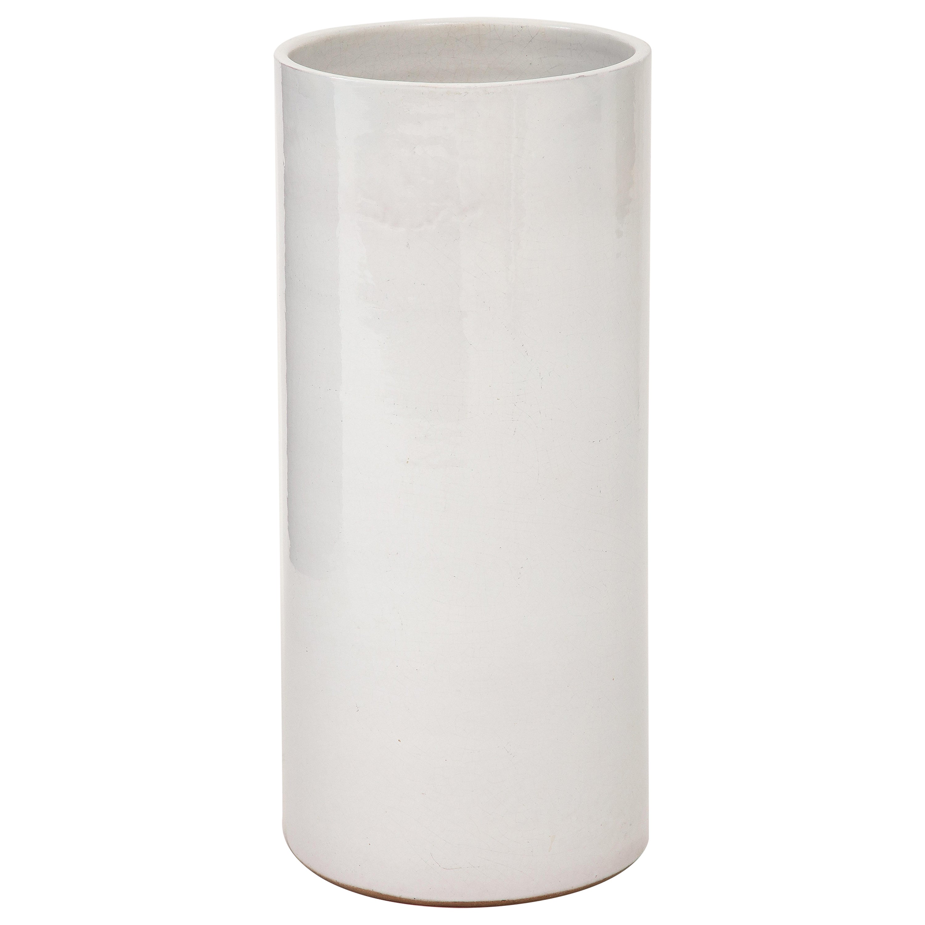 Jarrón cilíndrico de esmalte craquelado blanco grisáceo, Francia, c. 1950