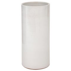 Vaso cilindrico con smalto grigio e bianco, Francia, anni '50 circa