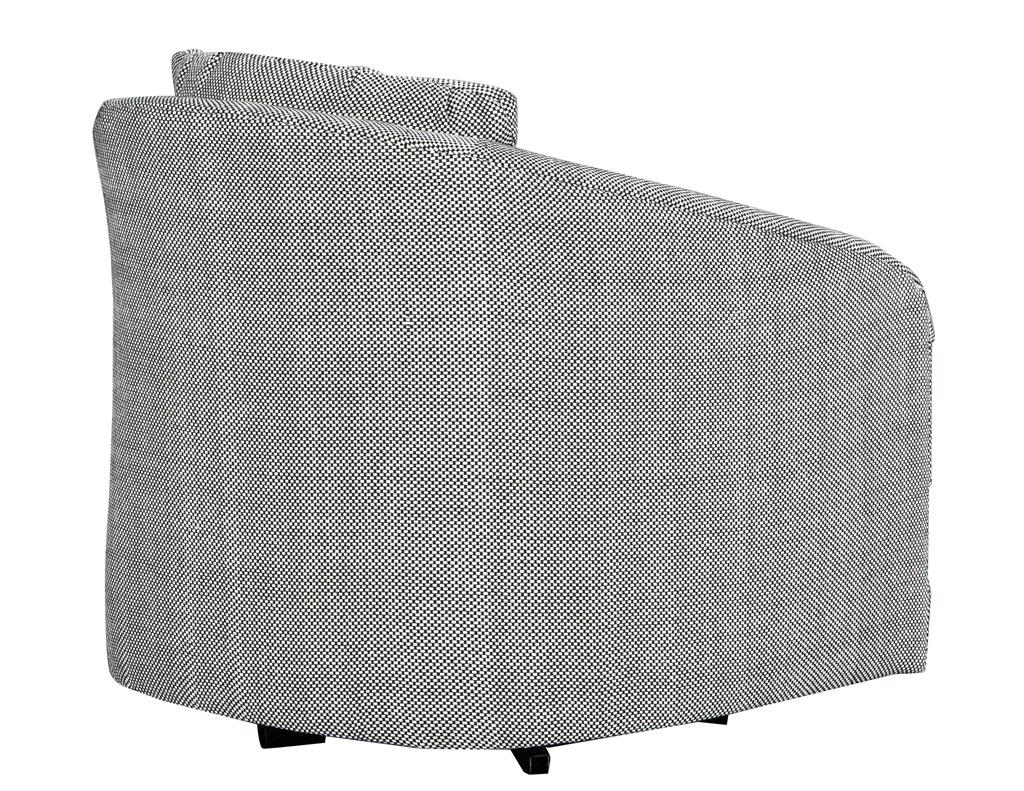 Mid-Century Modern Grey White Patterned Swivel Lounge Chair Attributed to Milo Baughman For Sale