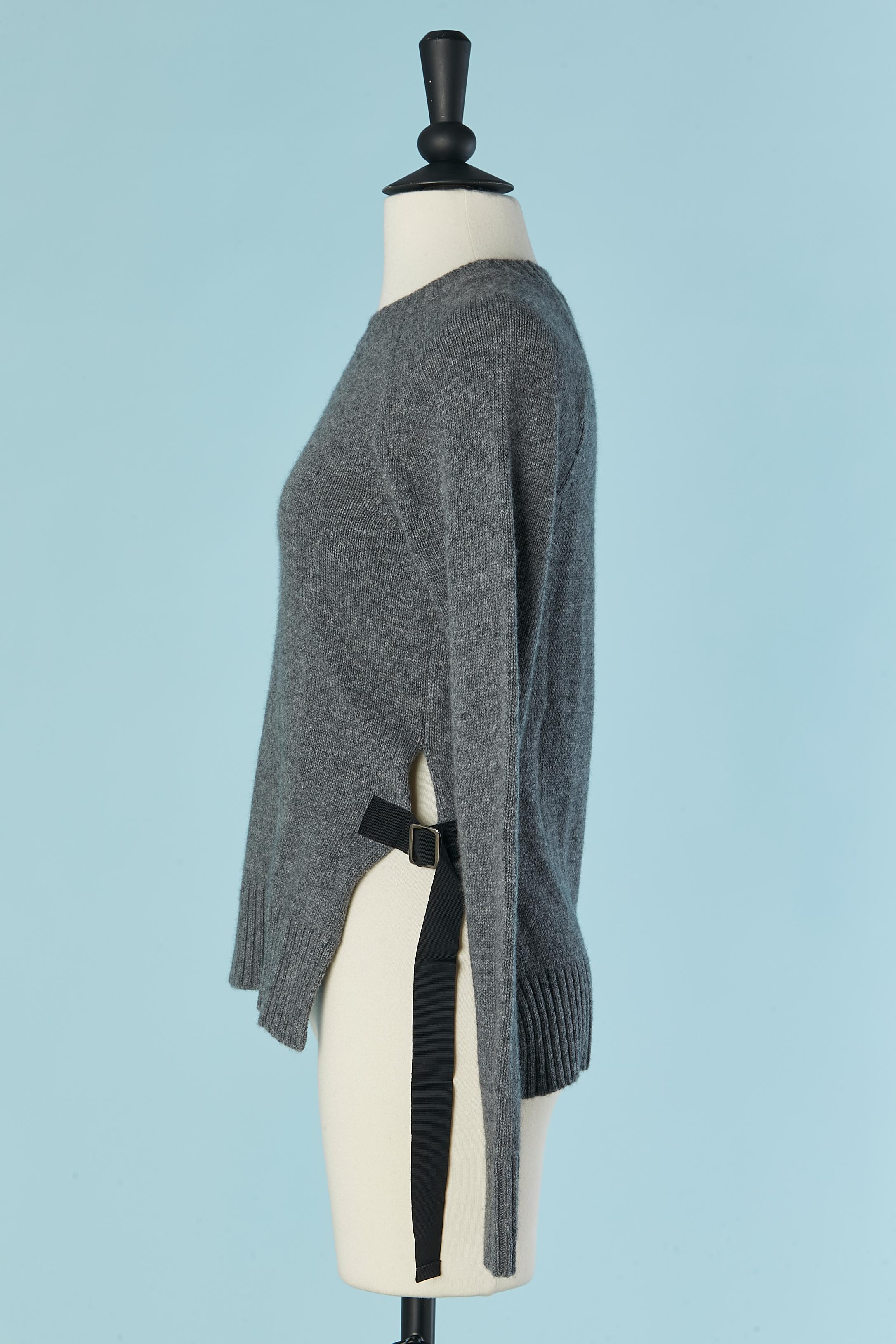 Grey wool and cashmere sweater with gros-grain belt on the side VIONNET In Excellent Condition For Sale In Saint-Ouen-Sur-Seine, FR