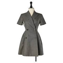 Vestido de cóctel «Bar» de lana gris con corte cruzado de Christian Dior