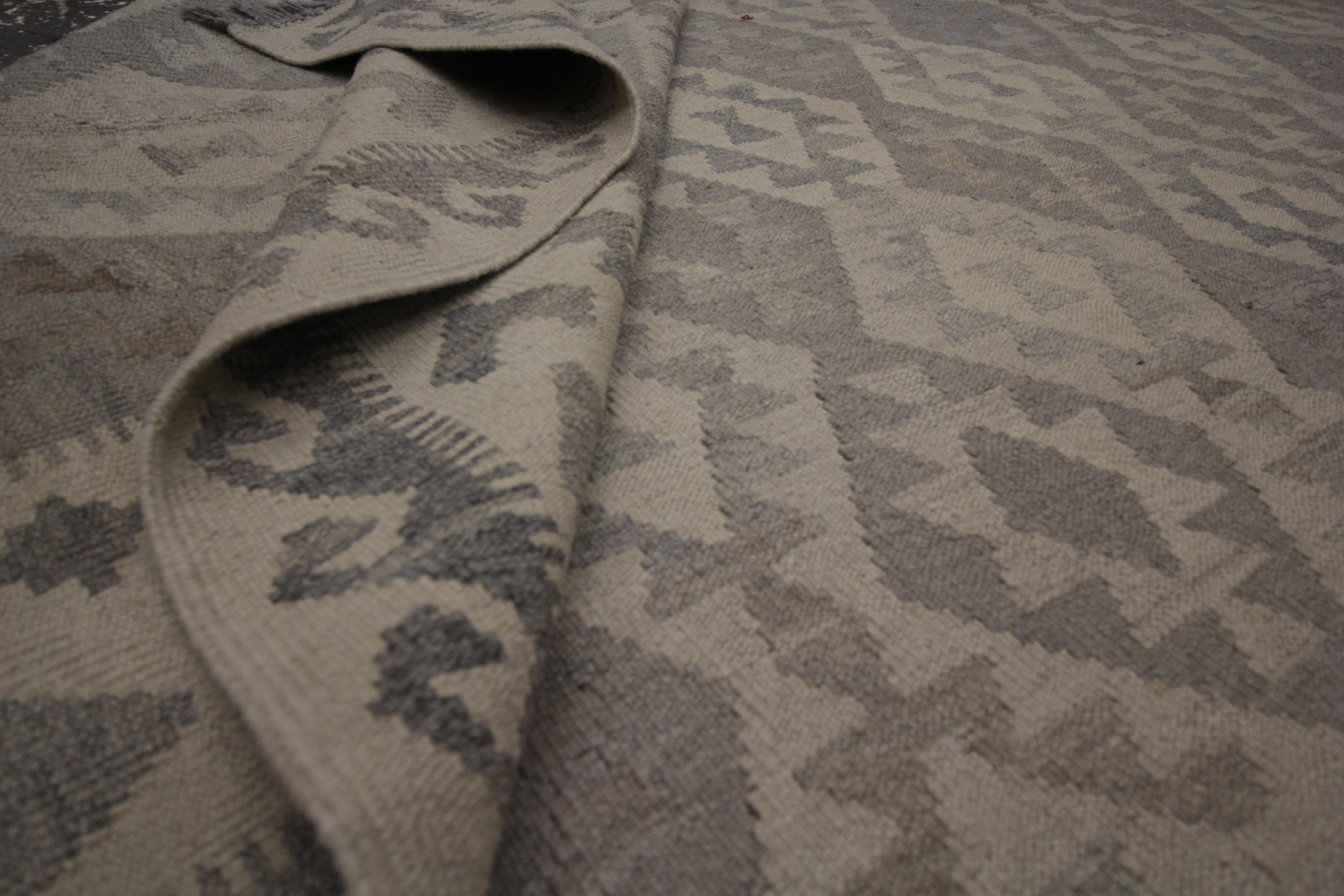 Grey Wool Kilim Rug Handmade Traditional Geometric Kilims Area Rug For Sale 1