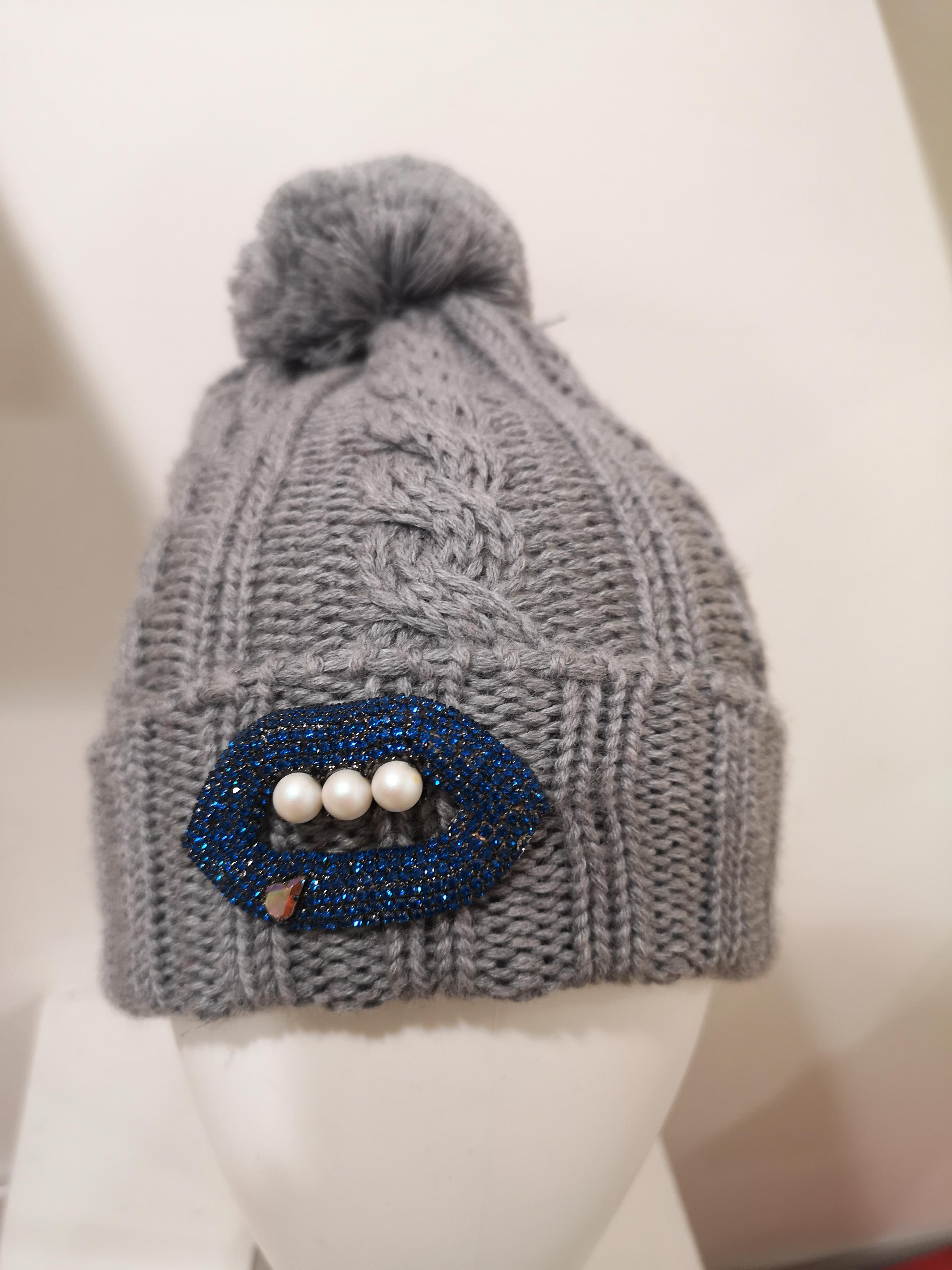 Grey wool mouth teeth swarovski brooch hat 5