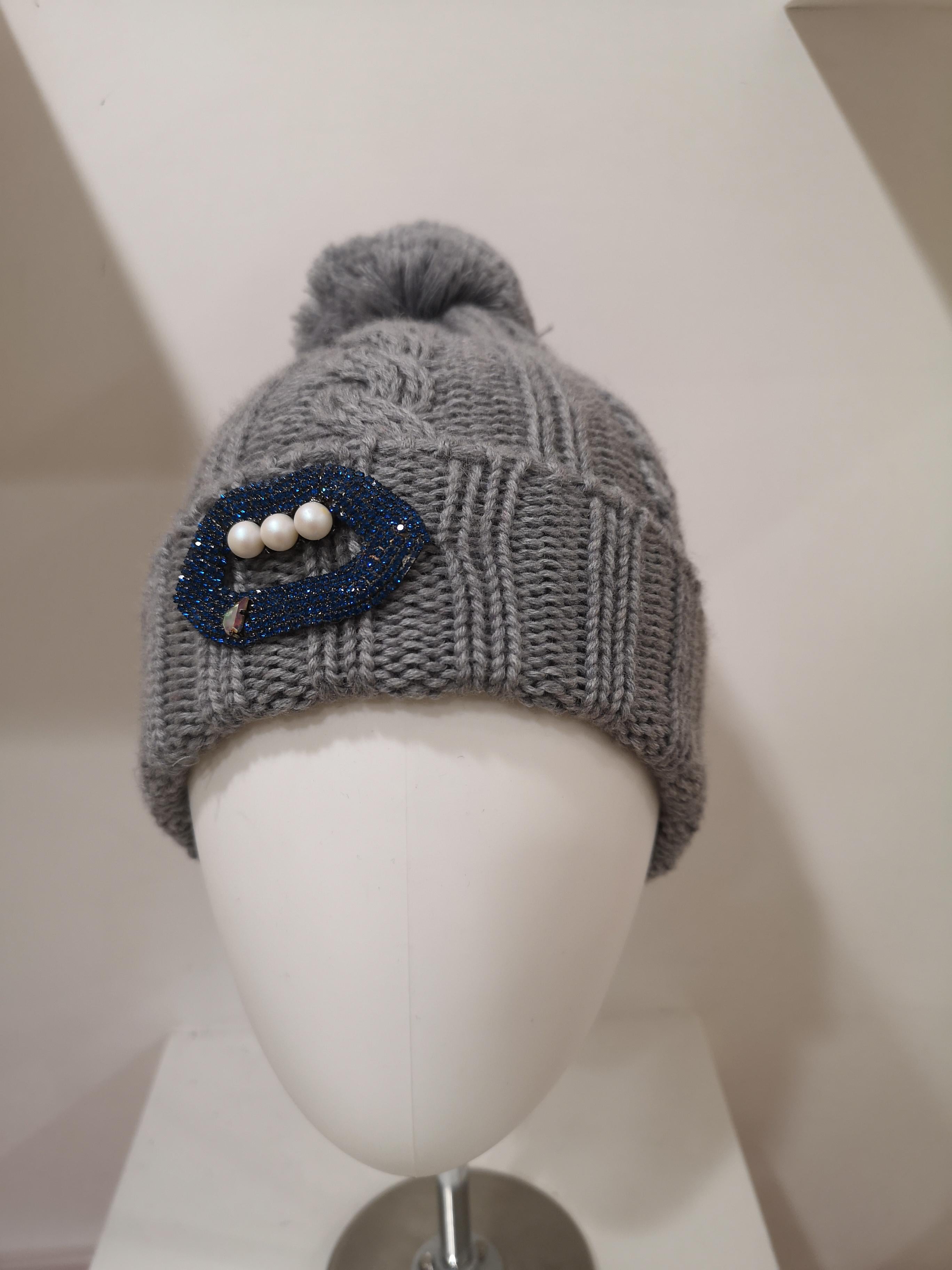 Grey wool mouth teeth swarovski brooch hat 1