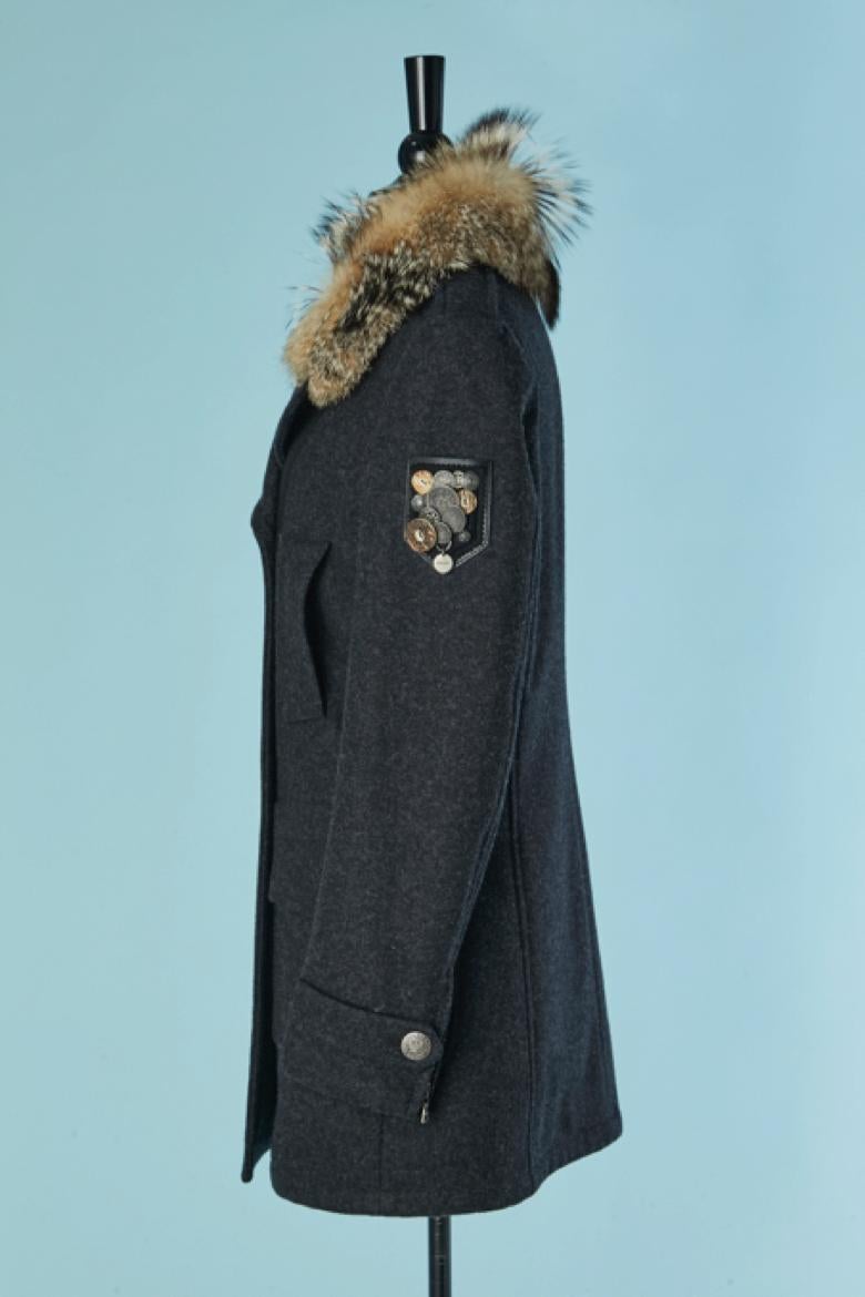 Cappotto doppiopetto imbottito in lana grigia con collo in pelliccia Prada in vendita 1