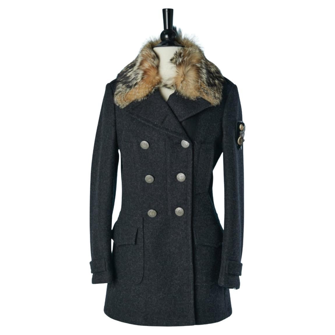 Cappotto doppiopetto imbottito in lana grigia con collo in pelliccia Prada