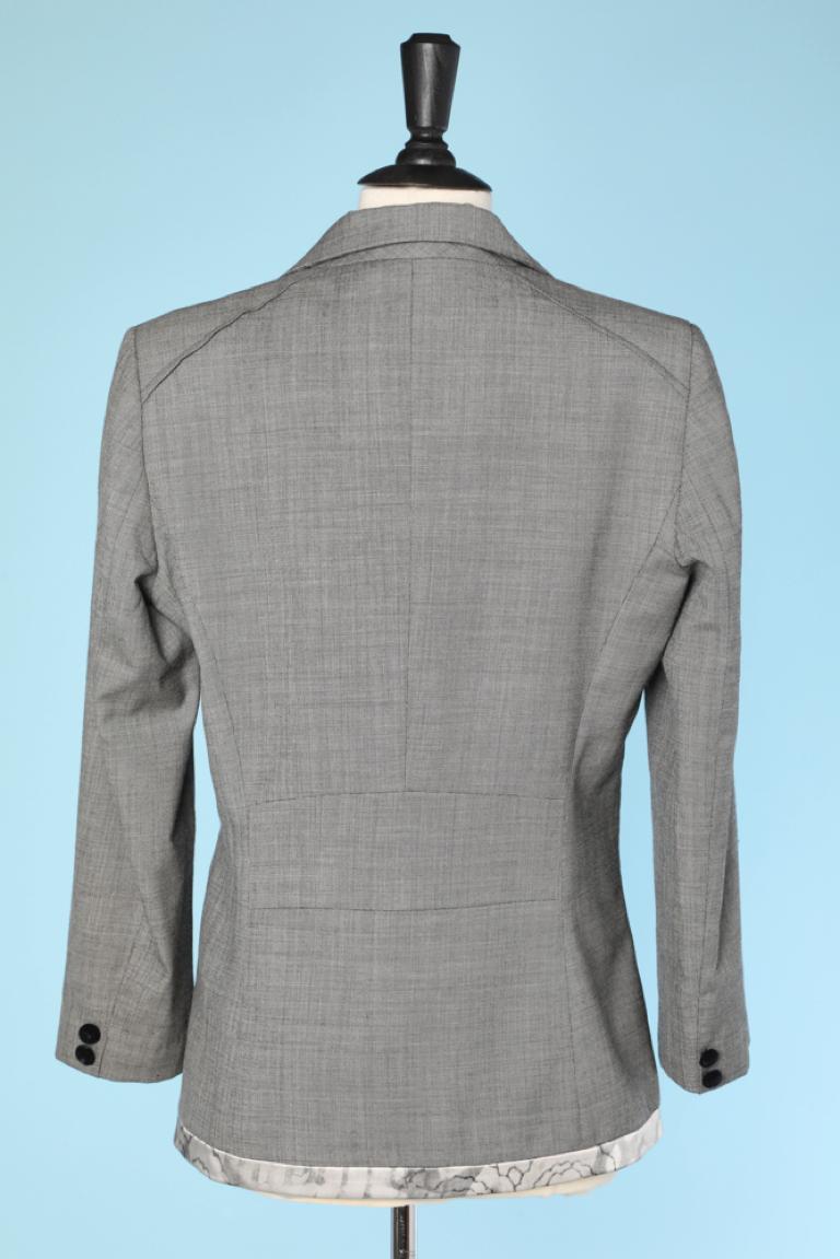 Blazer à simple boutonnage en laine grise avec bord en soie imprimée John Galliano en vente 1