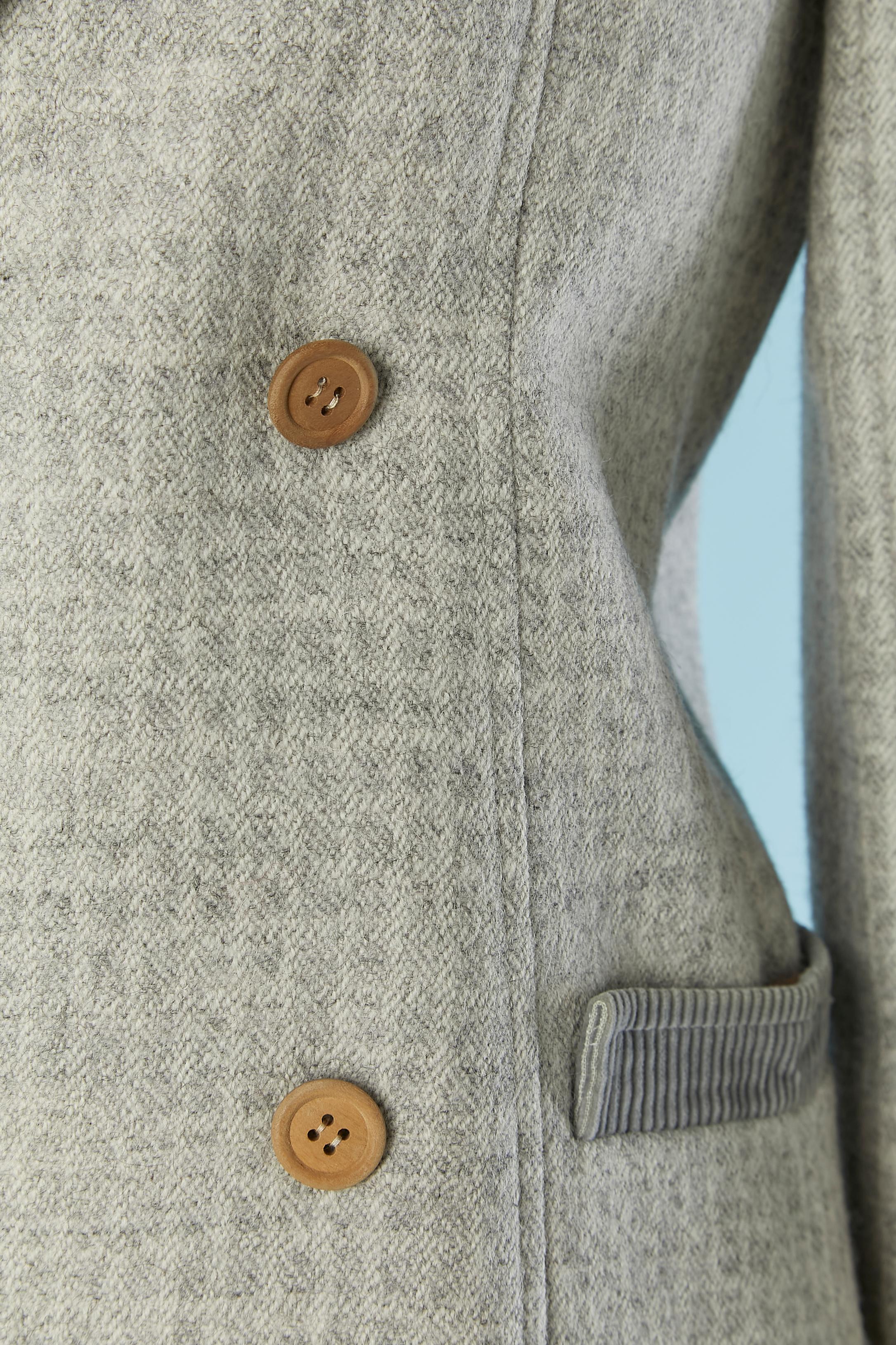 Grauer Wollrockanzug mit doppelreihiger Jacke und Kordkragen-COURREGES im Zustand „Hervorragend“ im Angebot in Saint-Ouen-Sur-Seine, FR