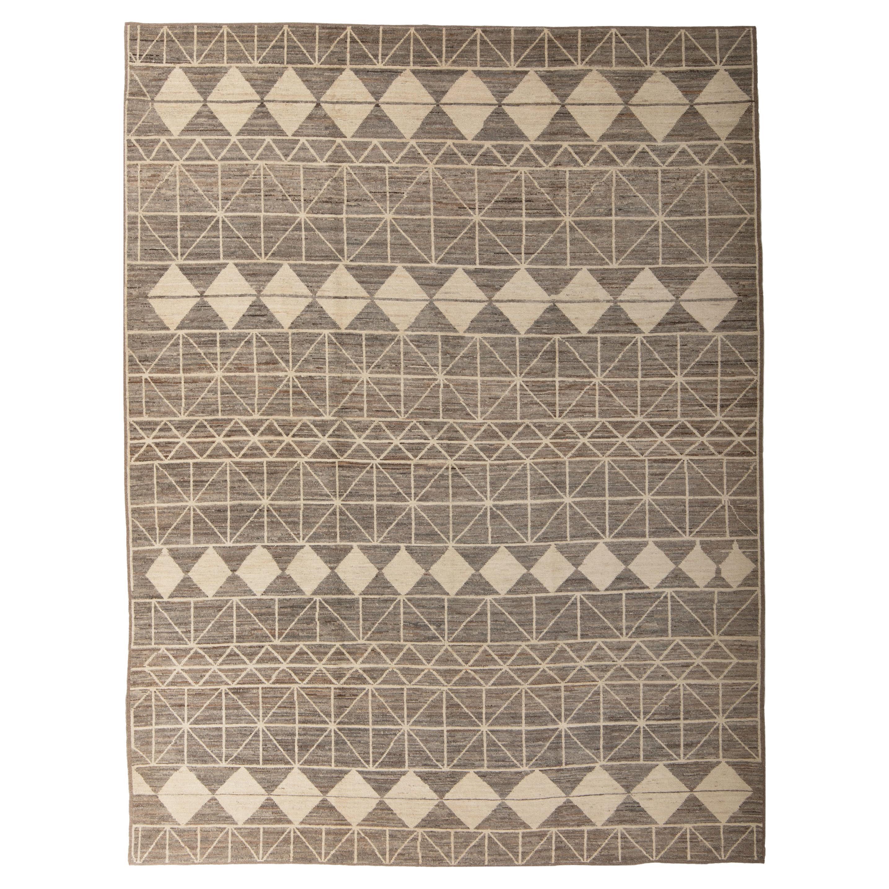 abc carpet Grey Zameen Transitional Wool Rug- 9'3" x 11'11" For Sale