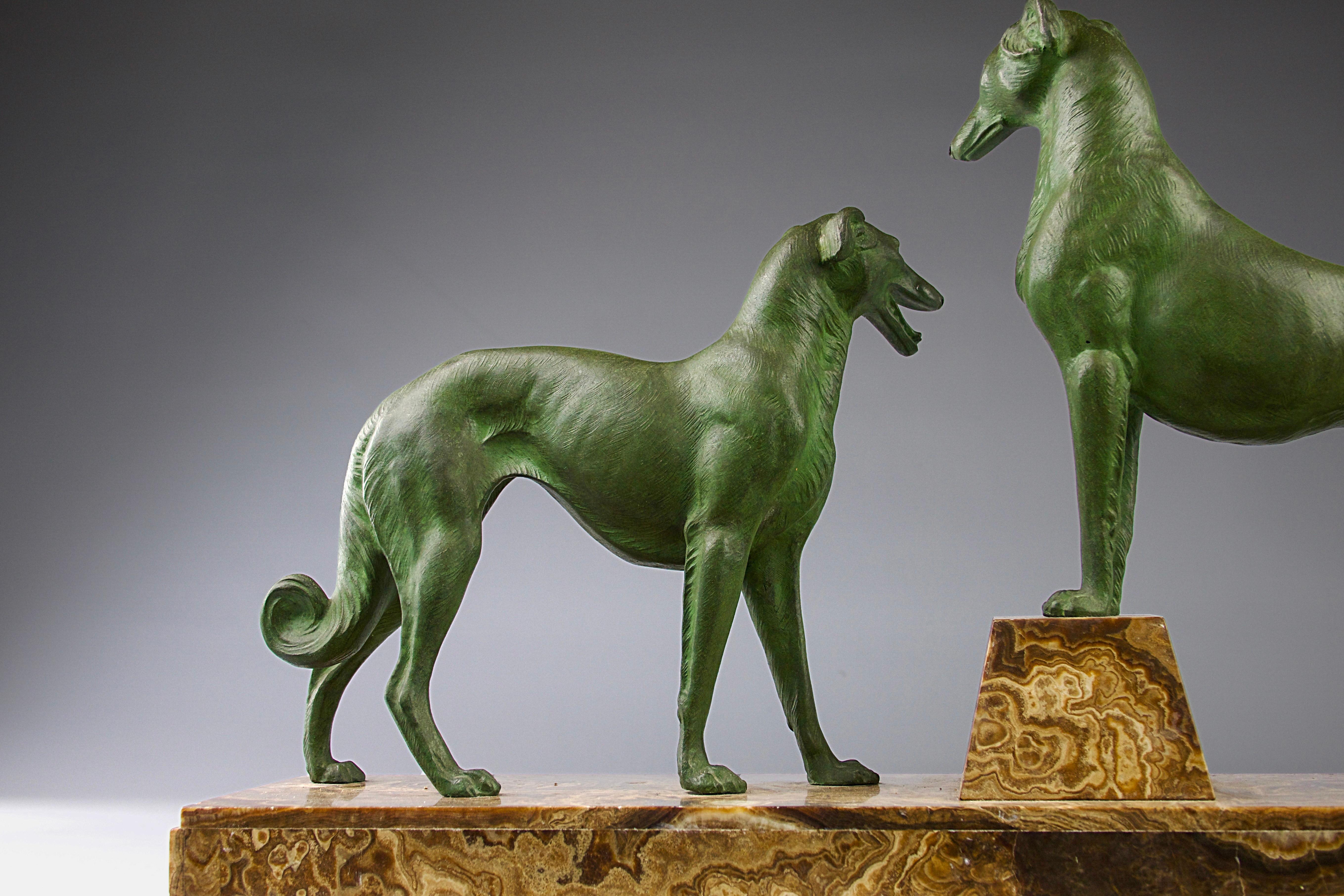 Greyhound Sculpture, France Art Déco, 1930s In Good Condition For Sale In PARIS, FR