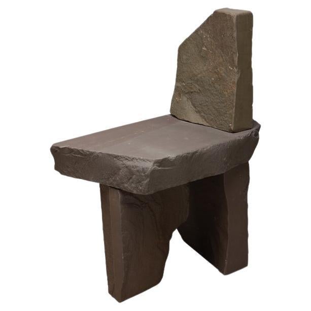 Zeitgenössischer natürlicher Stuhl 07, Grauwacke, gebrochener grauer Stein, Carsten in der Elst