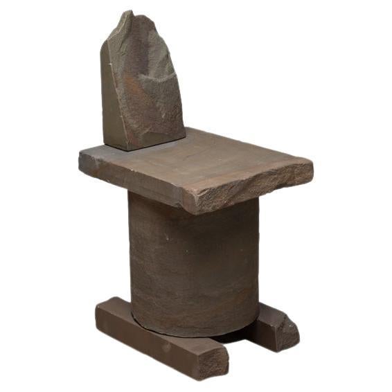 Zeitgenössischer natürlicher Stuhl 08, Grauwacke, gebrochener grauer Stein, Carsten in der Elst
