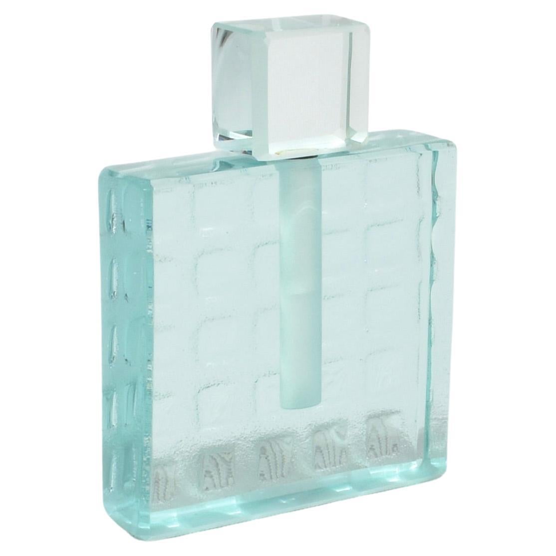 Parfümflasche mit Gitter