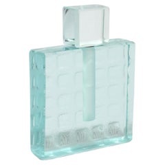 Parfümflasche mit Gitter