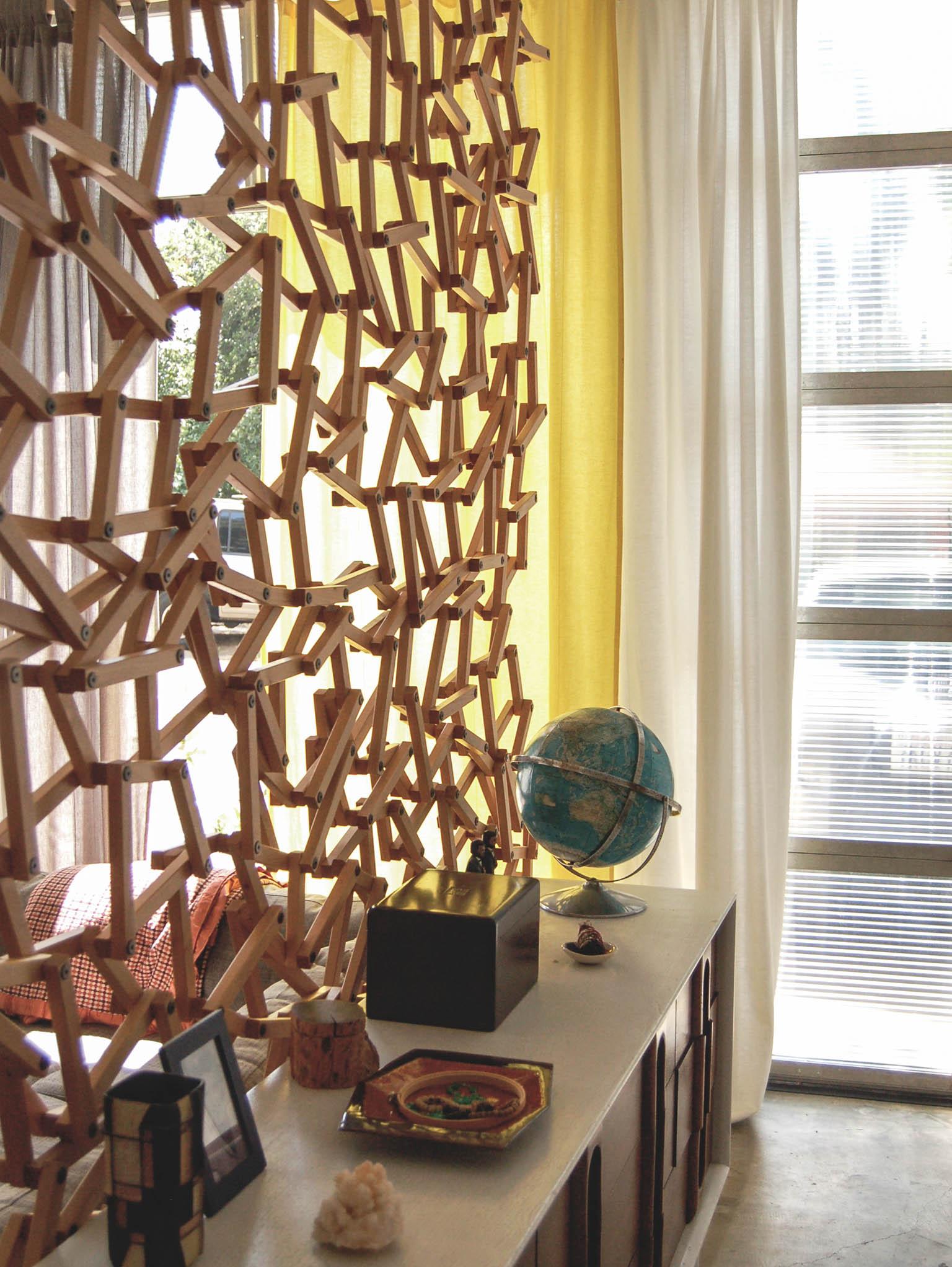 Grid Wall Wooden Lattice Room Divider in Walnut In New Condition For Sale In Los Angeles, CA
