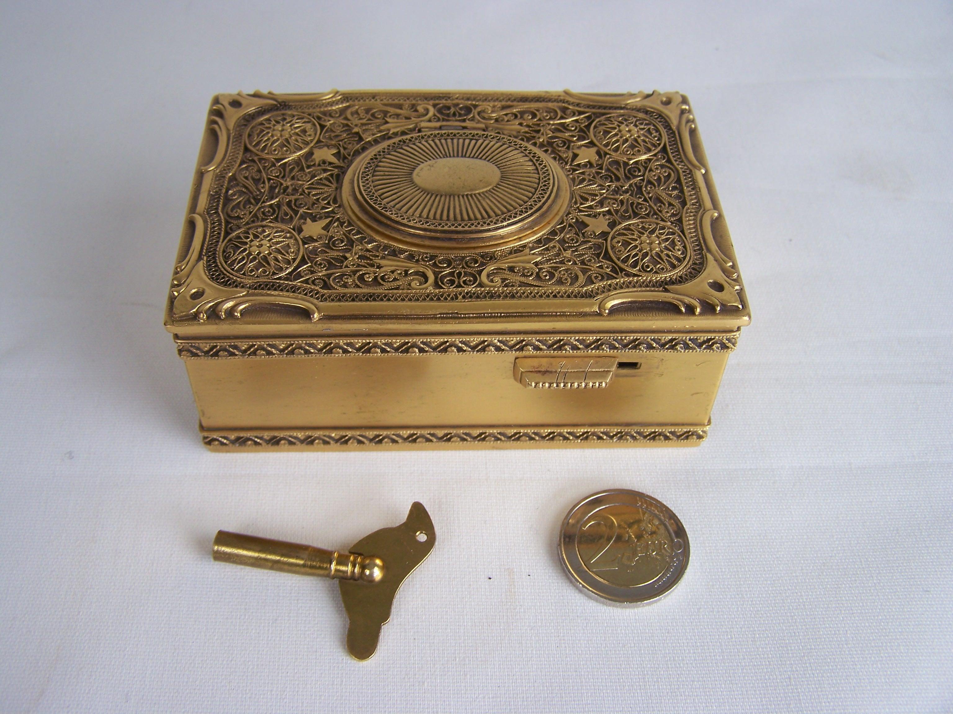 Griebaum singing bird box from the 1950s-60s For Sale 4