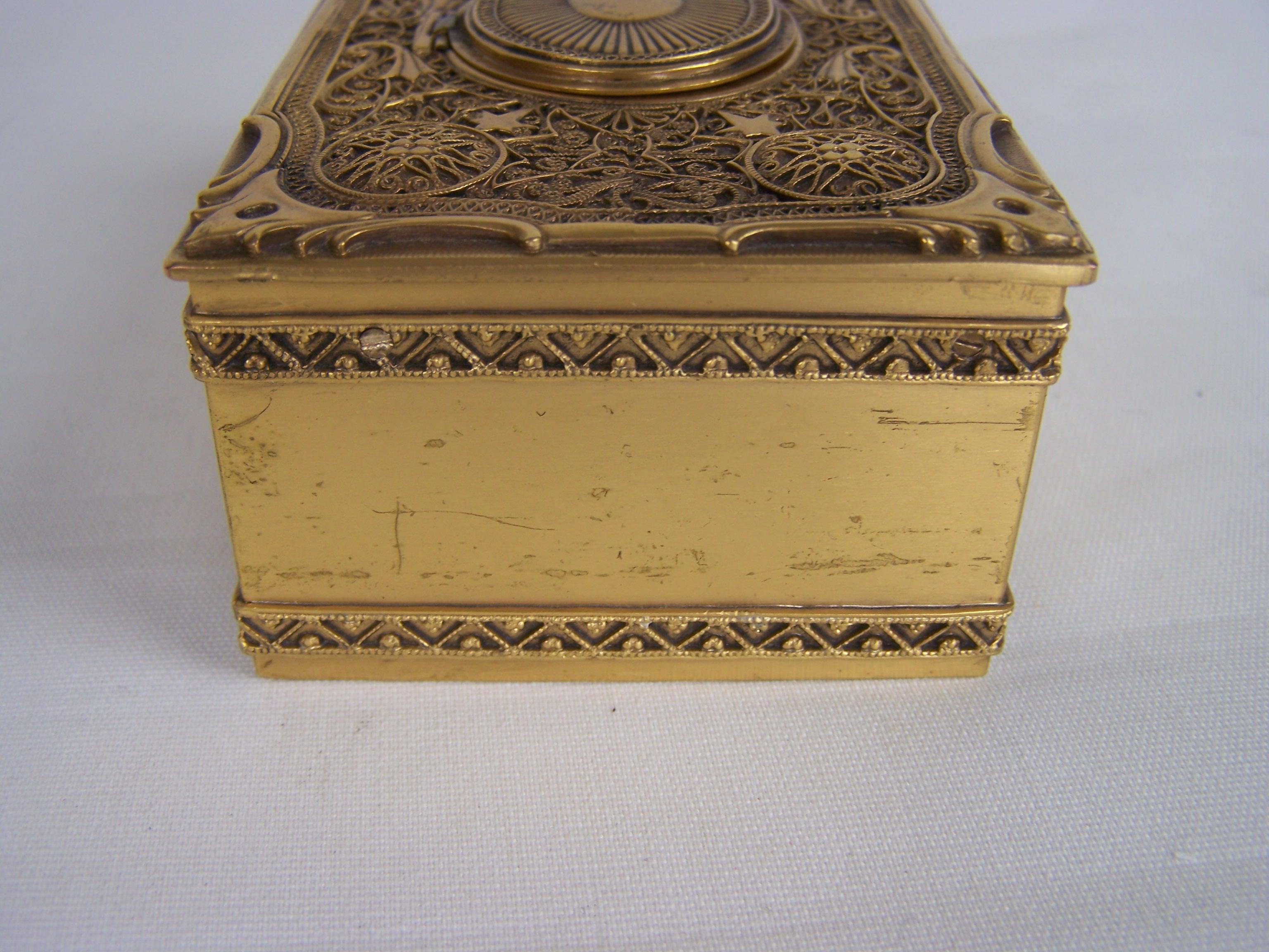 Cast Griebaum singing bird box from the 1950s-60s For Sale