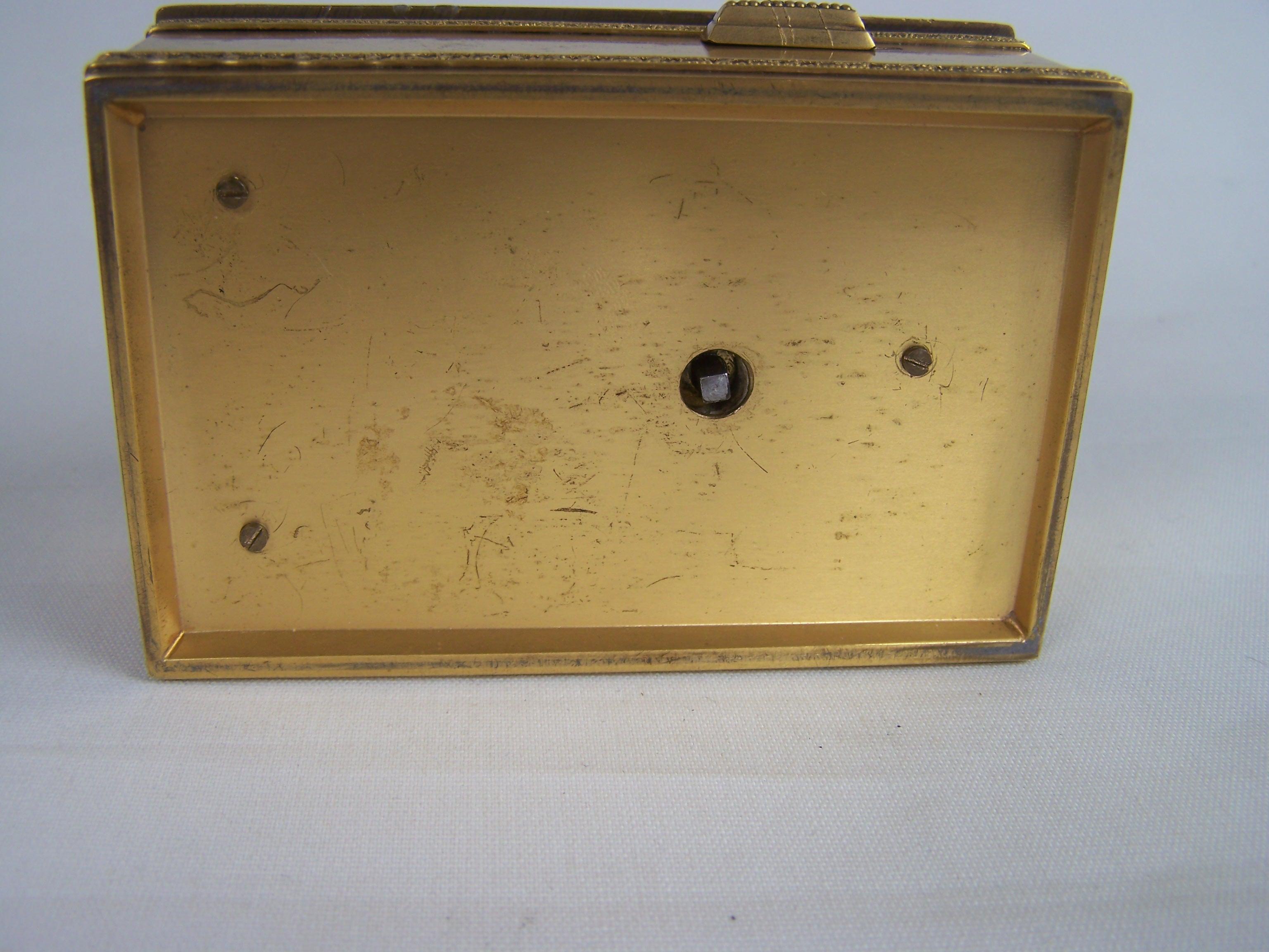 Griebaum singing bird box from the 1950s-60s In Good Condition For Sale In Zonhoven, BE