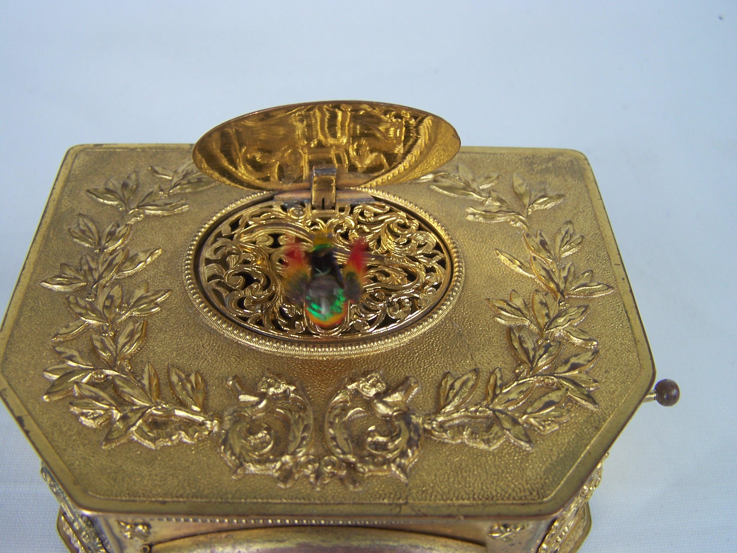 Griebaum singing bird box from the 1950s-60s with clock 2
