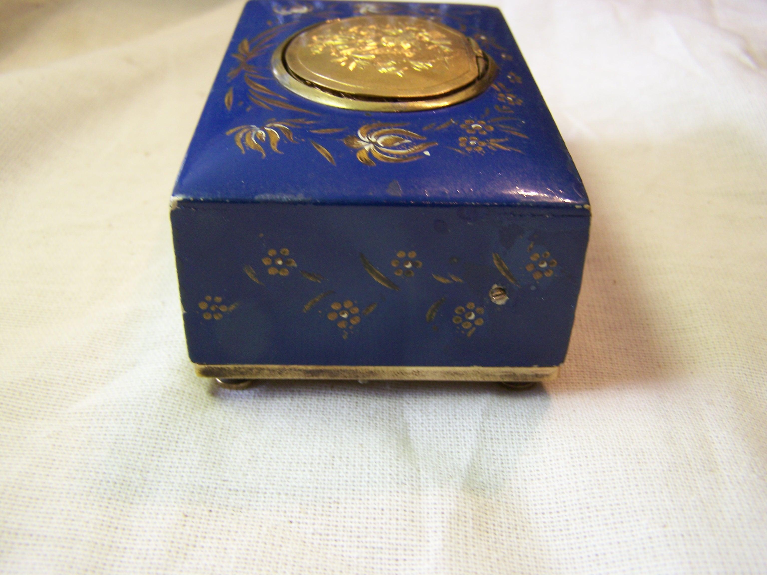 Caja para pájaros cantores Griesbaum en caja pintada decorativa de los años 50-60 Vaciado en venta