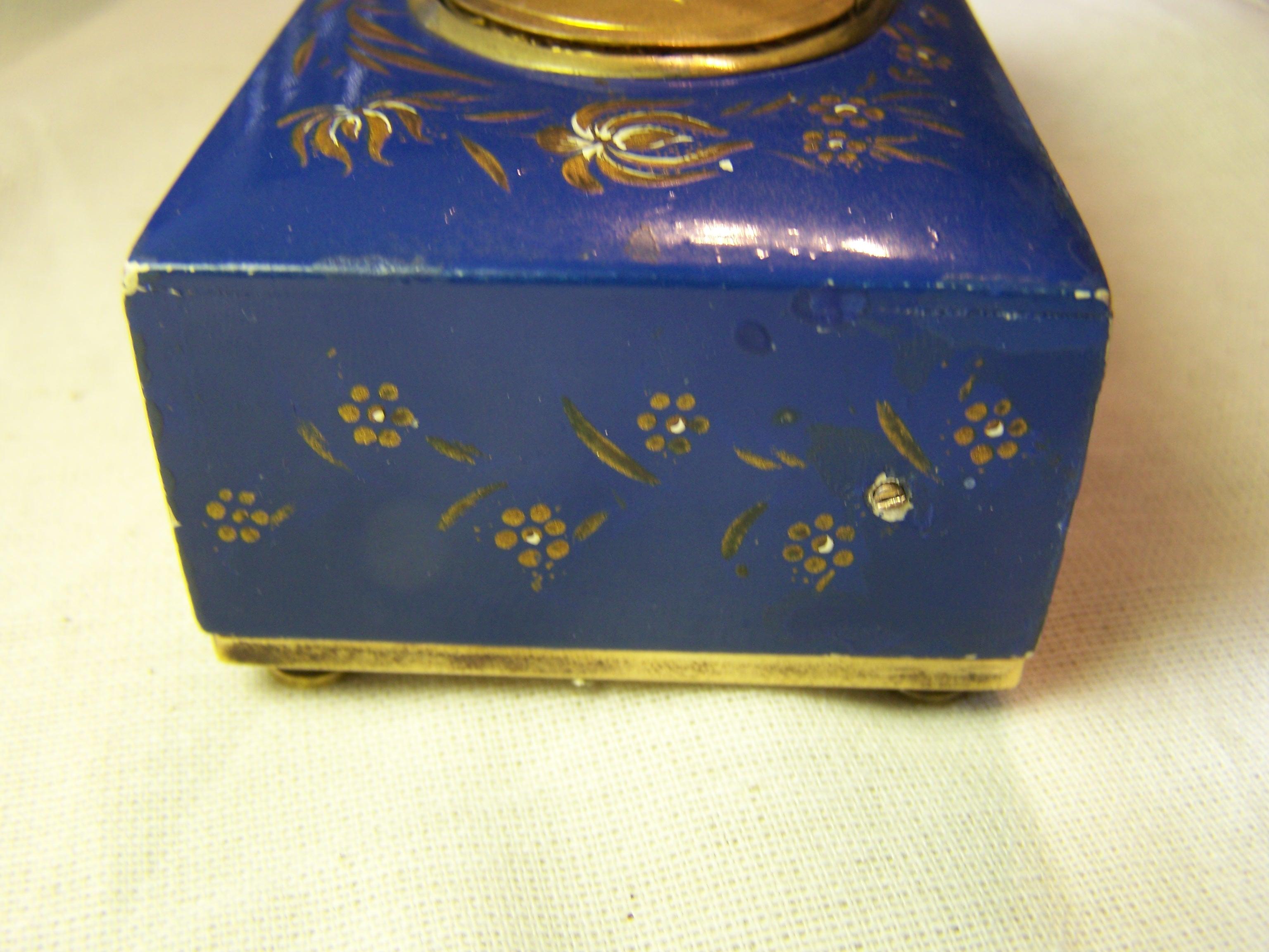 Caja para pájaros cantores Griesbaum en caja pintada decorativa de los años 50-60 en Bueno estado para la venta en Zonhoven, BE