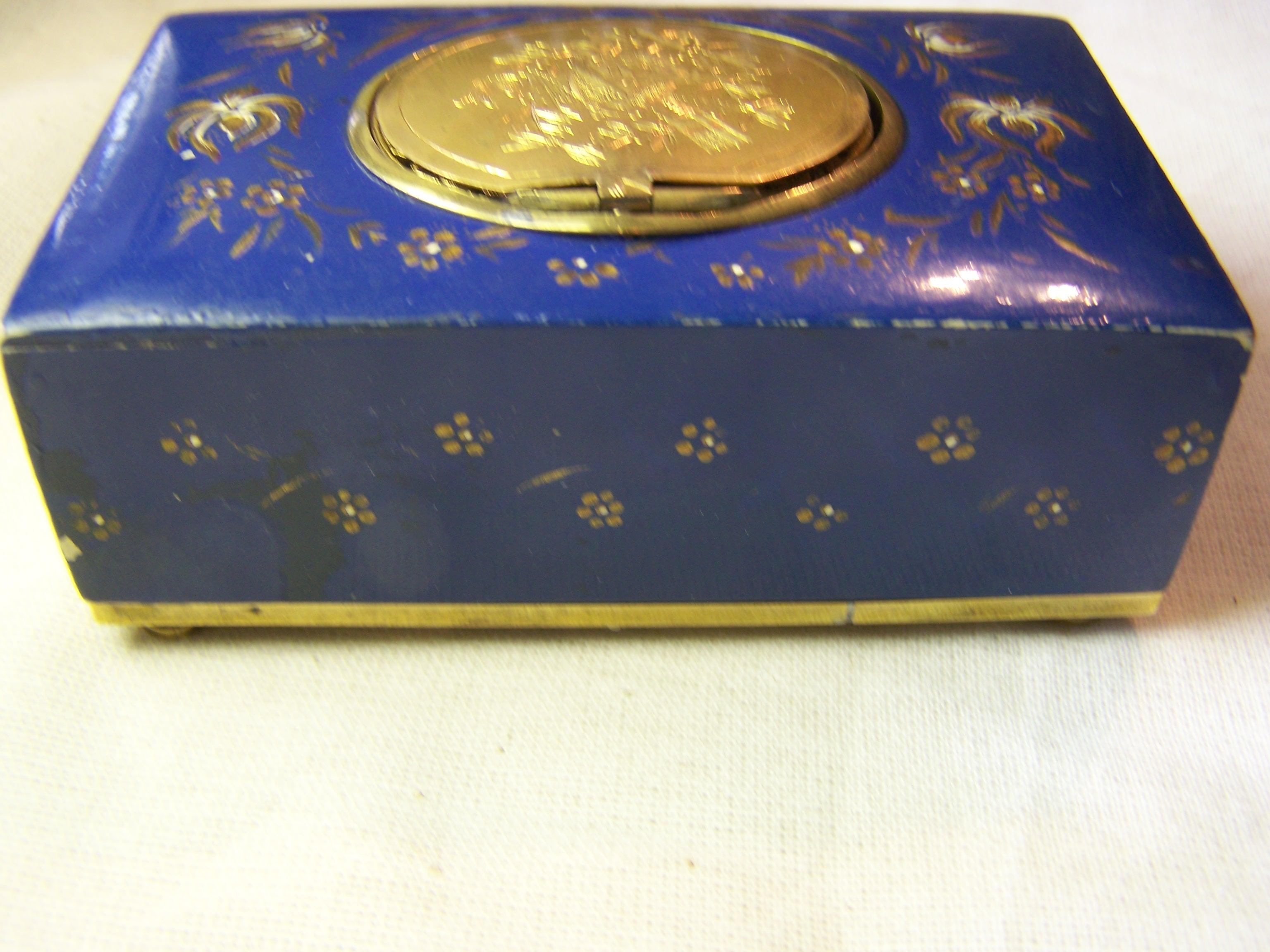 Caja para pájaros cantores Griesbaum en caja pintada decorativa de los años 50-60 siglo XX en venta