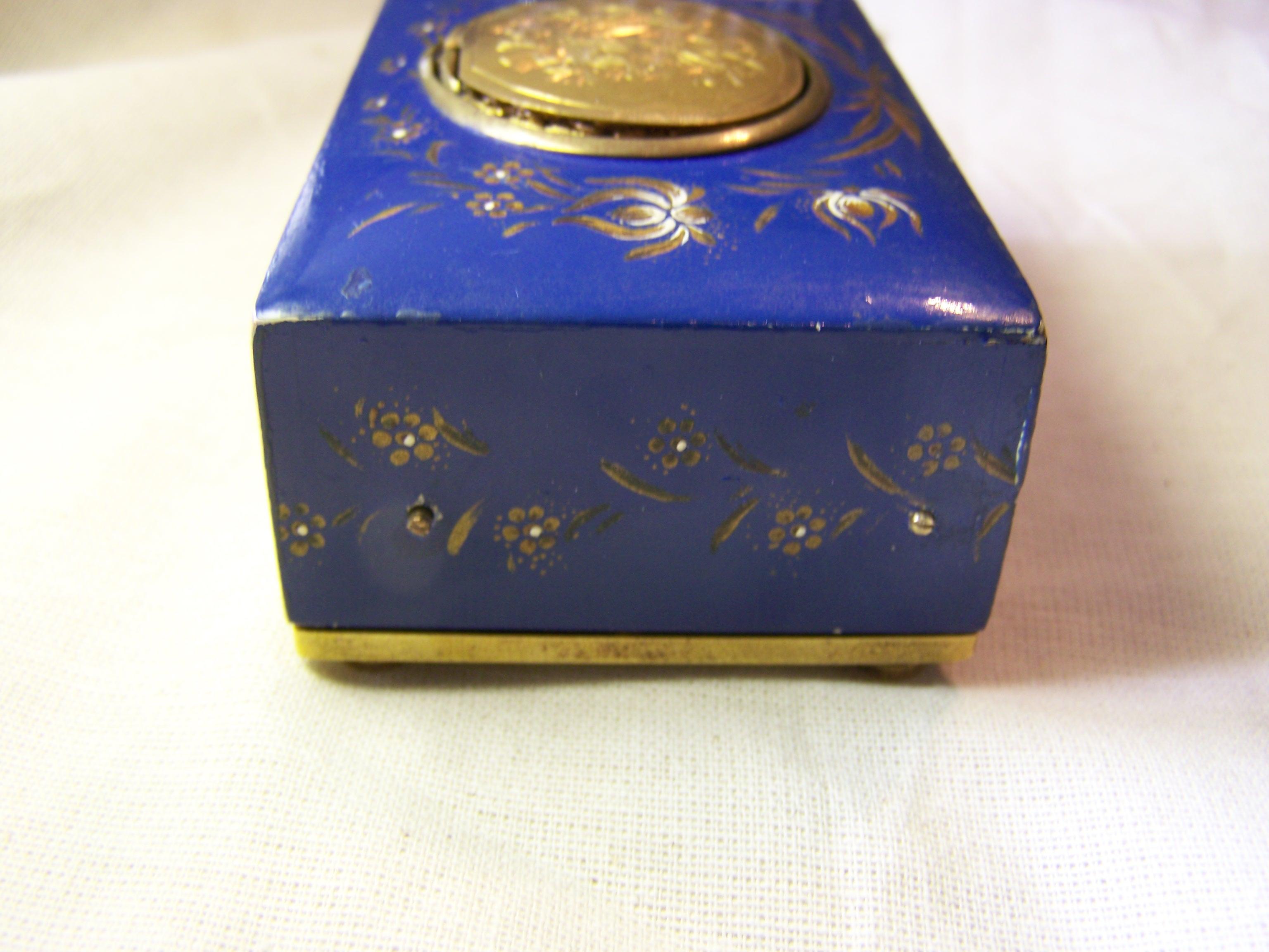 Caja para pájaros cantores Griesbaum en caja pintada decorativa de los años 50-60 Metal en venta